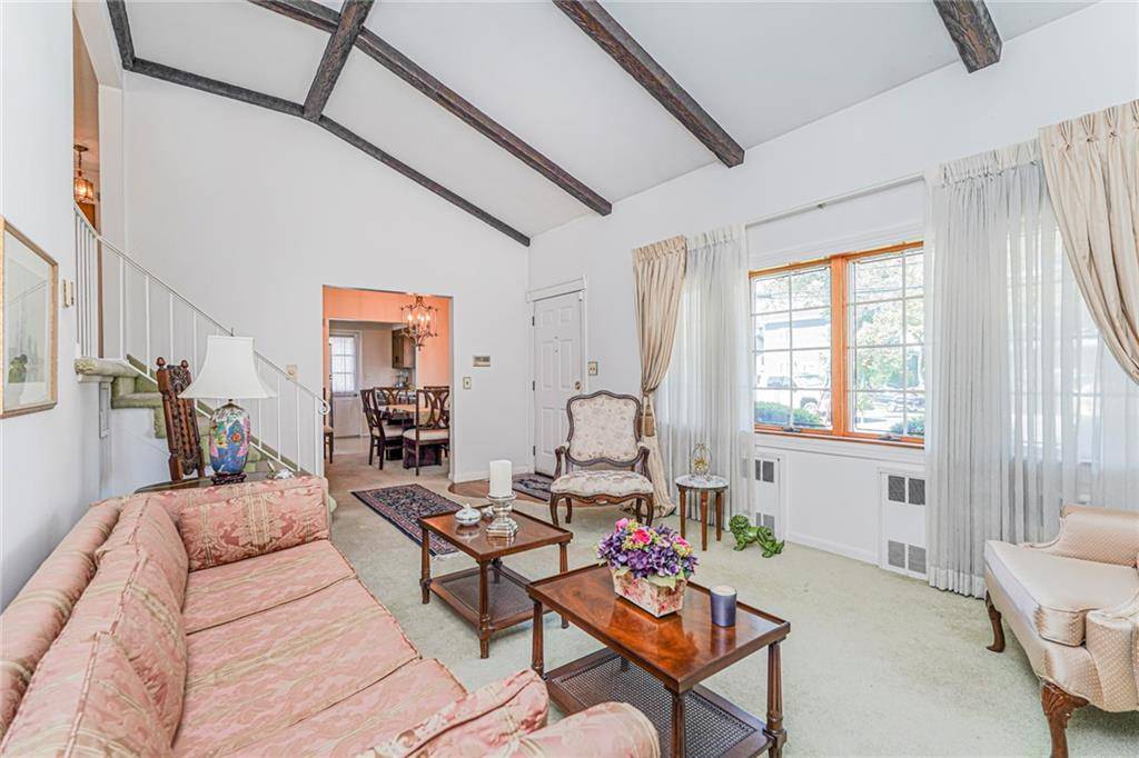 Staten  Island, NY 10305,112 Windermere RD