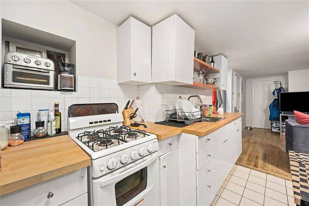 Brooklyn, NY 11205,42 Clermont AVE #1