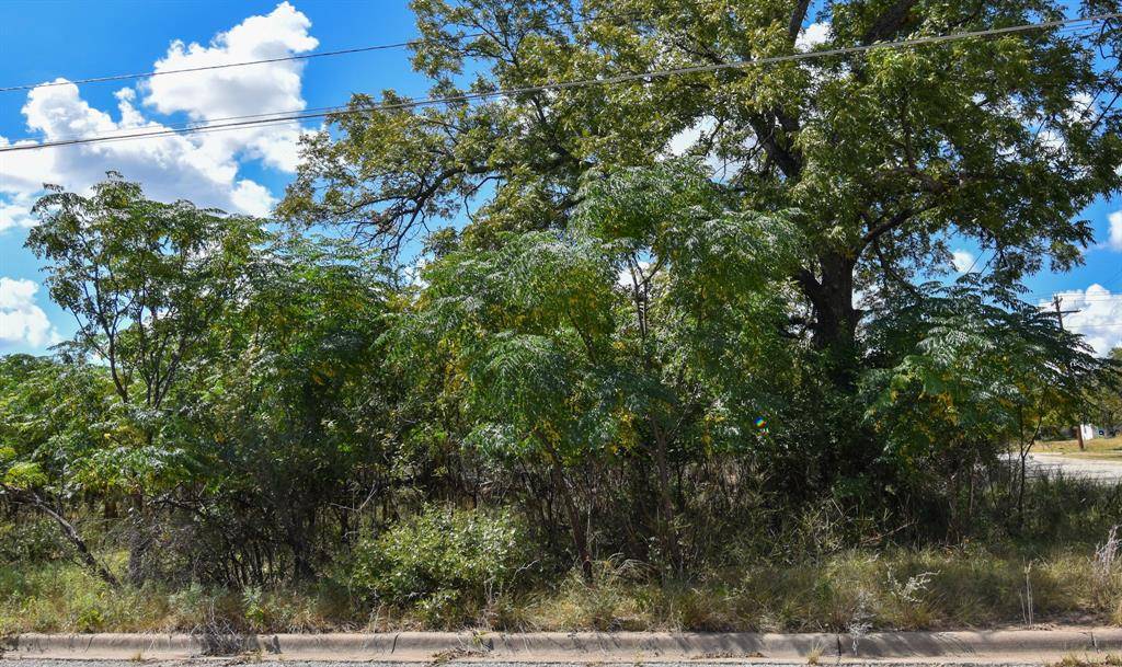 Brady, TX 76825,904 E 6th