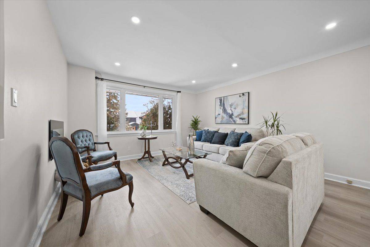 Mckellar Heights - Glabar Park And Area, ON K2A 3N3,841 Iroquois RD