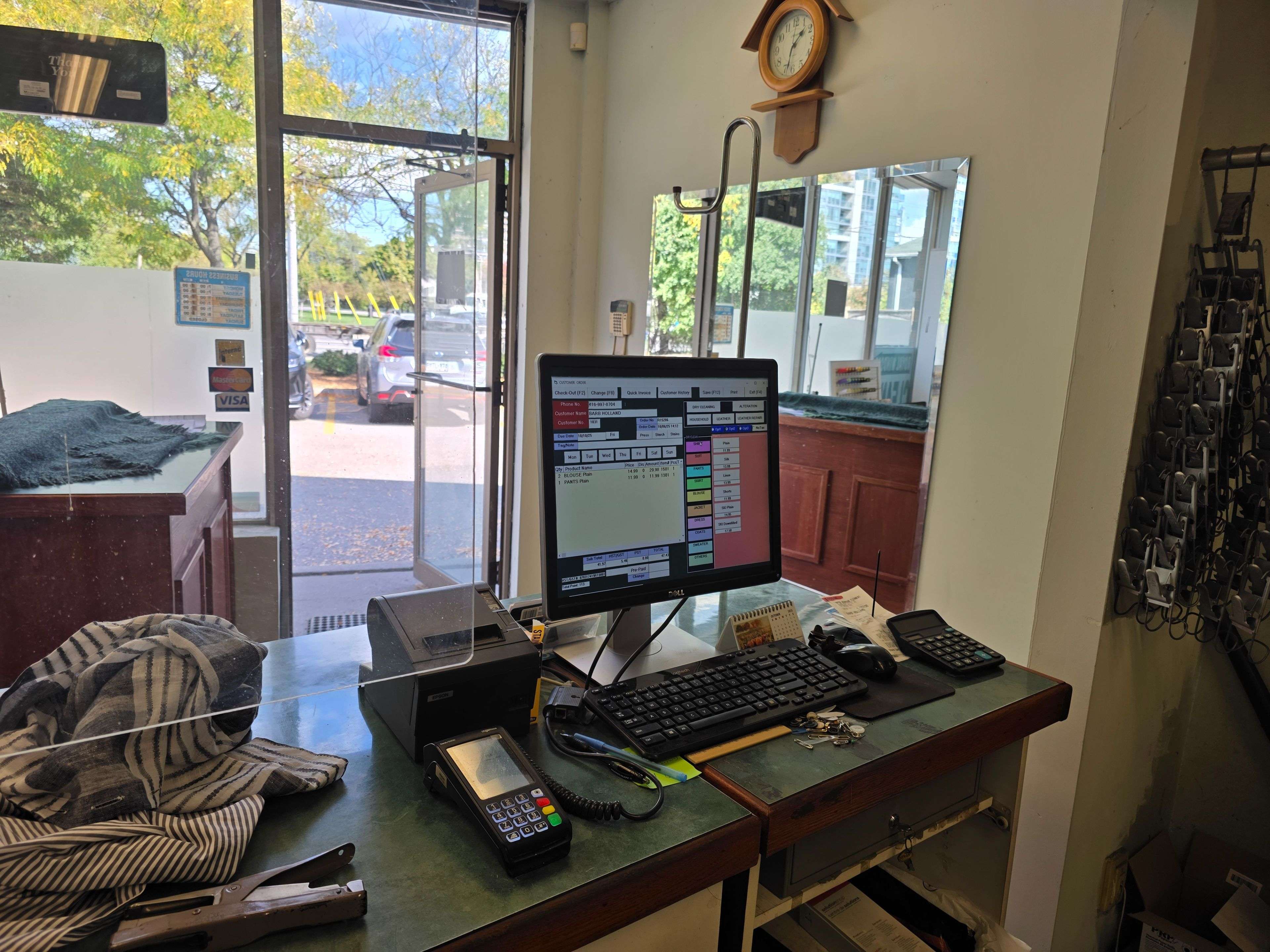 Mississauga, ON L5J 1K5,2057 Royal Windsor DR