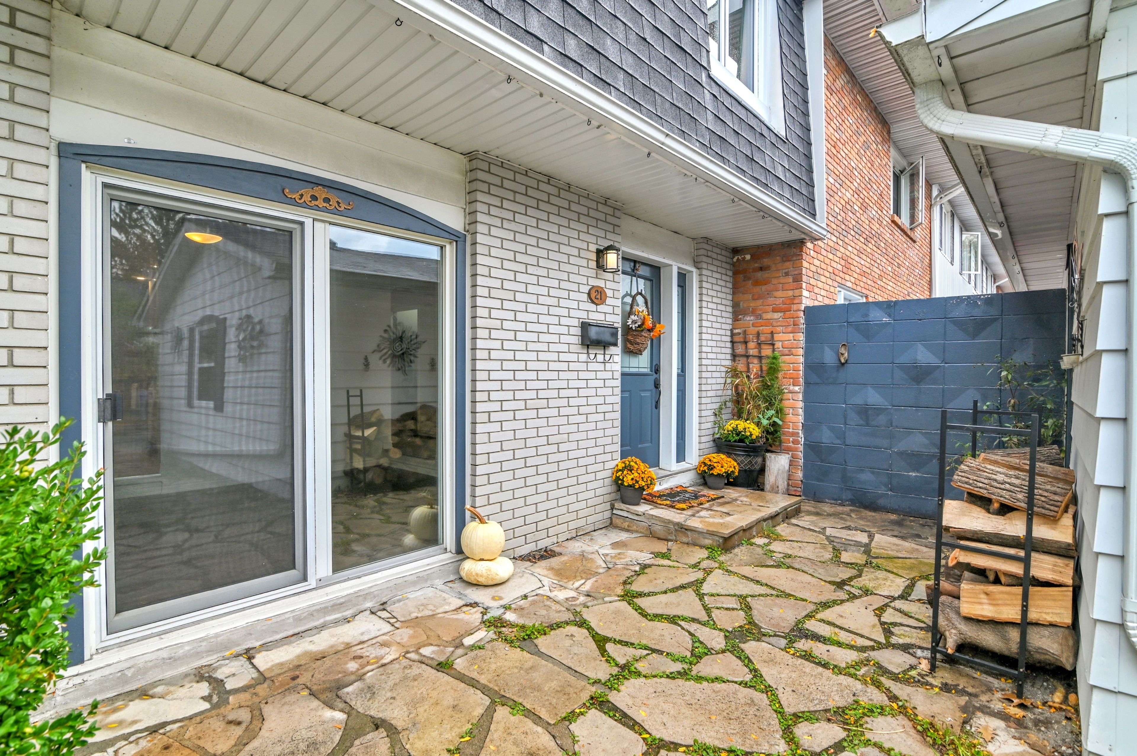 Billings Bridge - Riverside Park And Area, ON K1V 8M4,21 Ramsgate Private