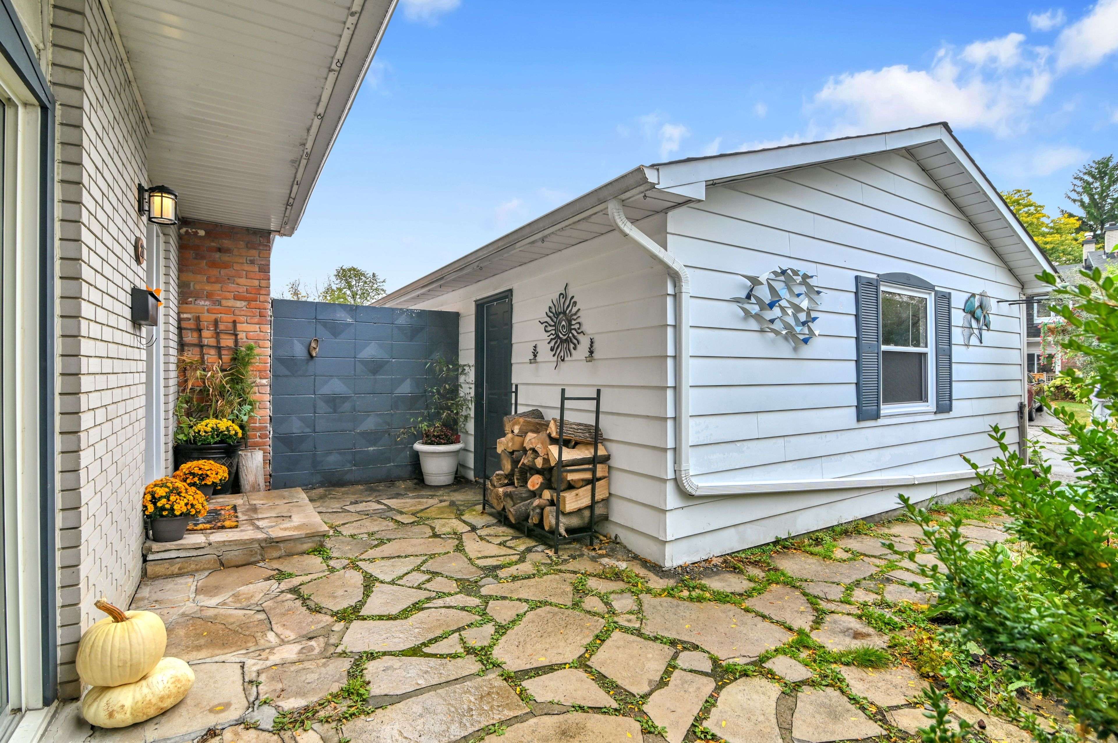 Billings Bridge - Riverside Park And Area, ON K1V 8M4,21 Ramsgate Private