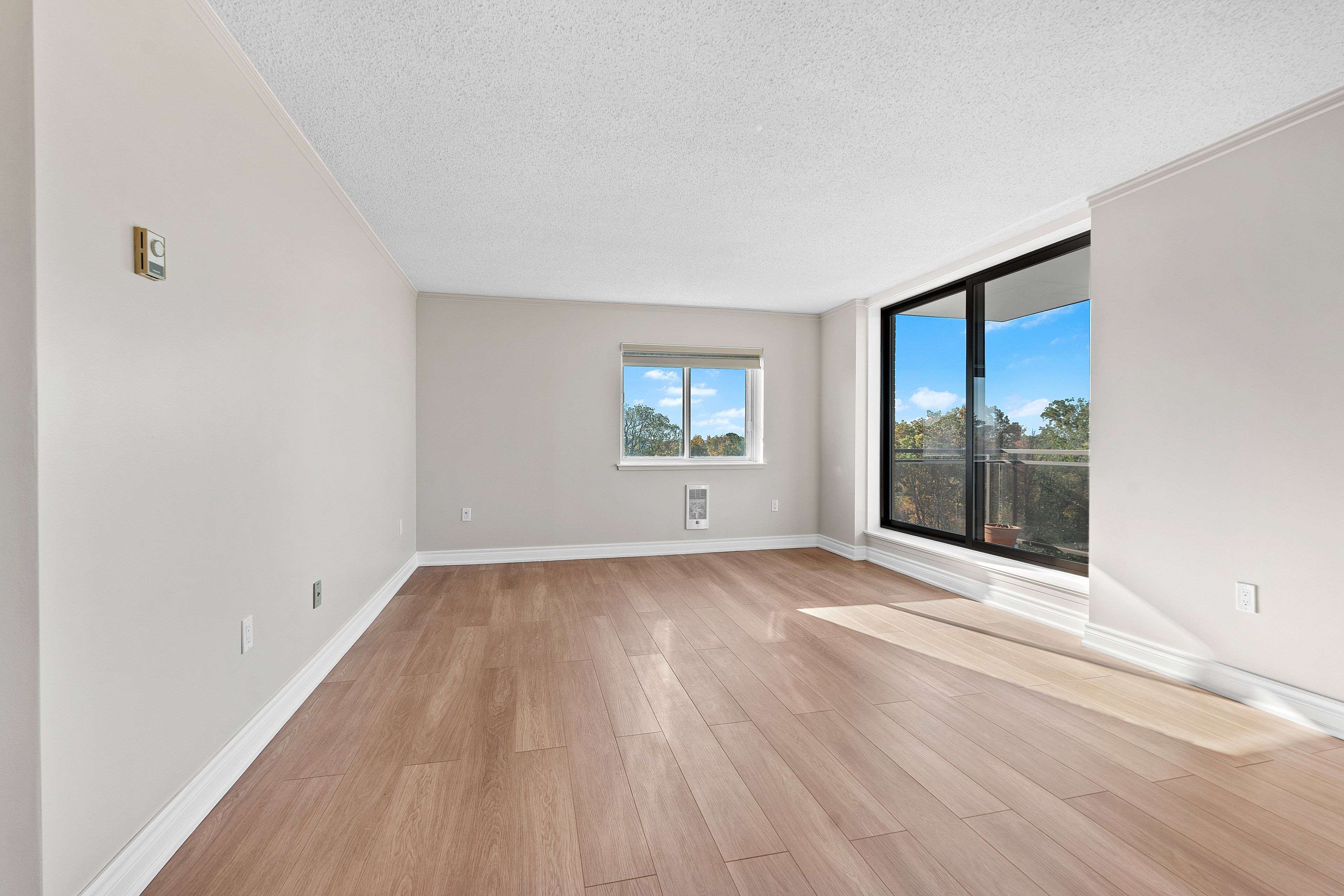 Kingston, ON K7L 5H6,120 Barrett CT #609