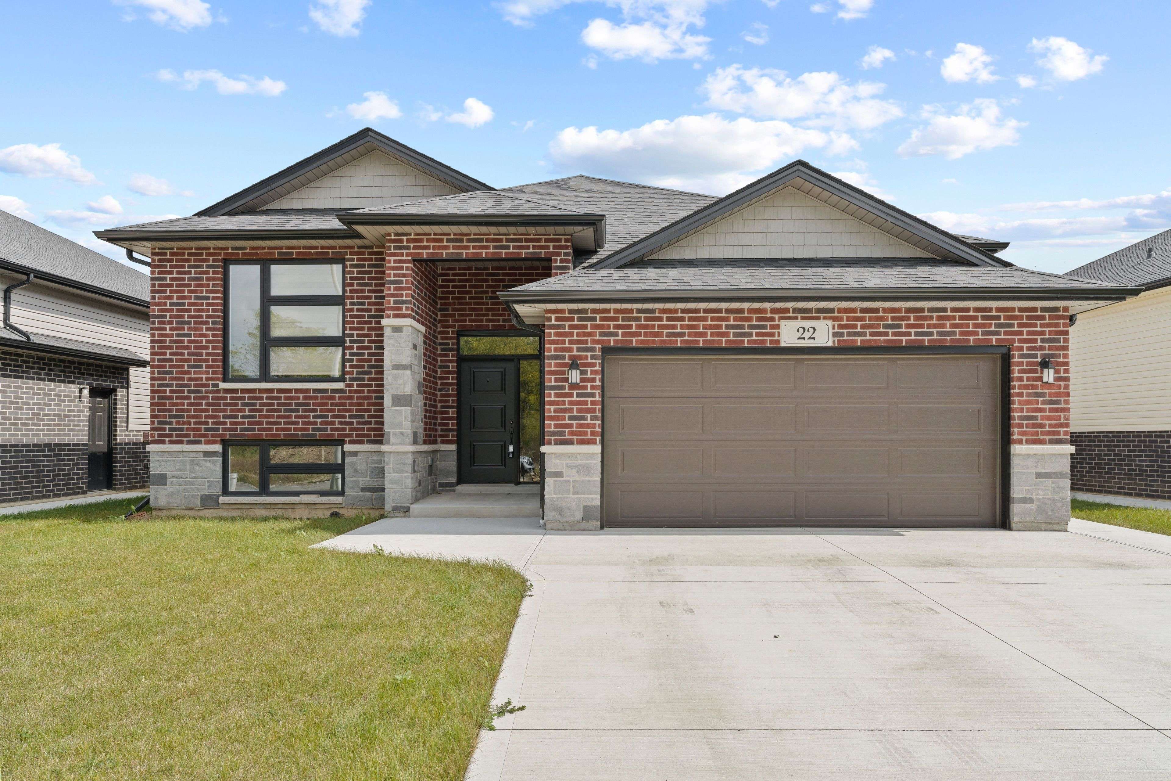 Amherstburg, ON N9V 4A4,22 Kingsbridge DR