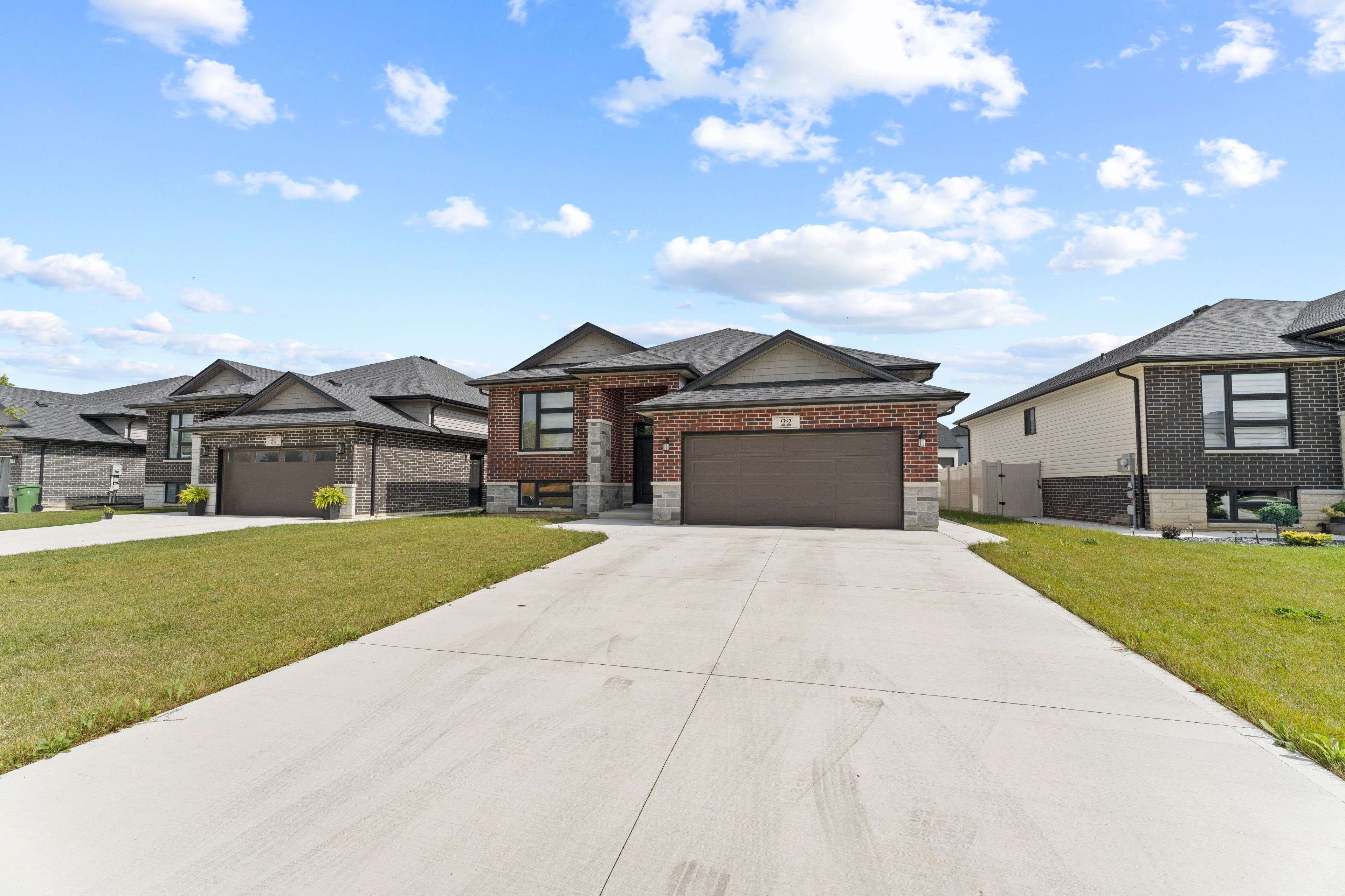 Amherstburg, ON N9V 4A4,22 Kingsbridge DR