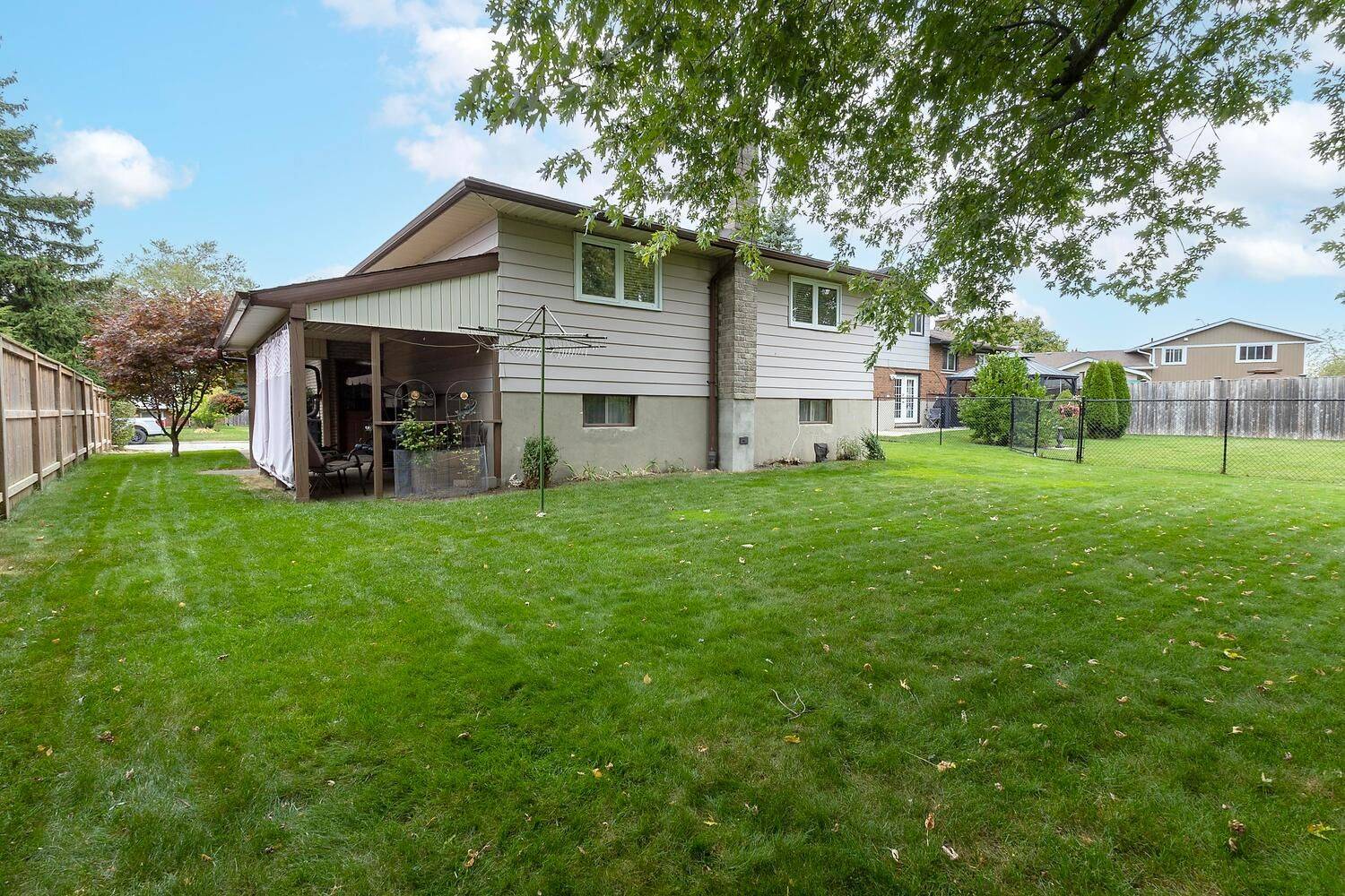 Stratford, ON N5A 6X9,67 Dixon RD