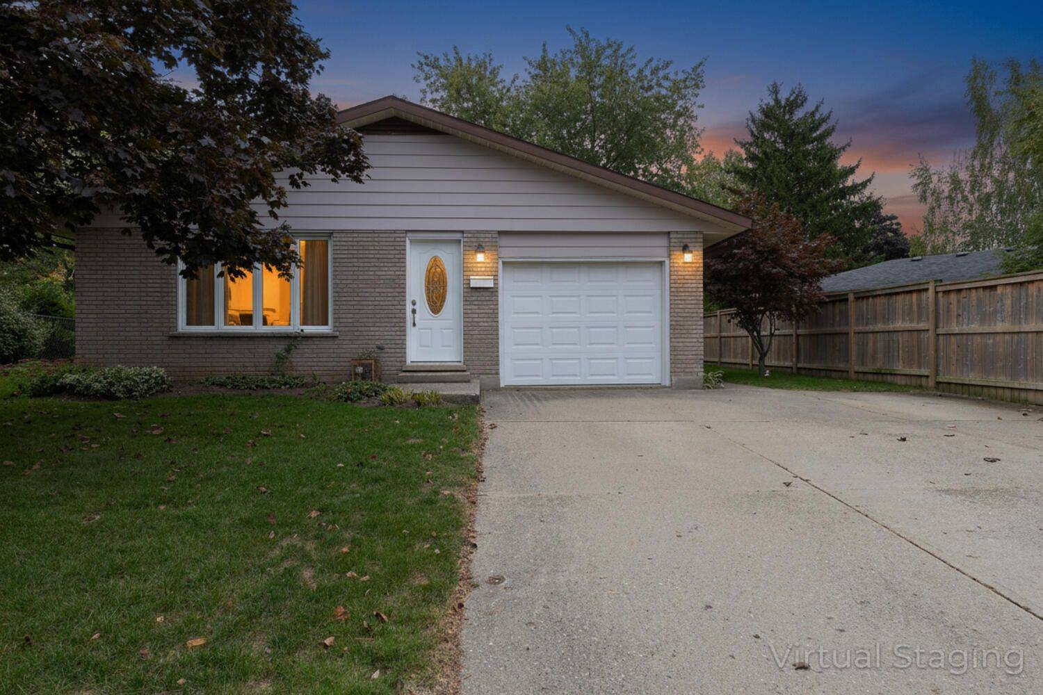 Stratford, ON N5A 6X9,67 Dixon RD