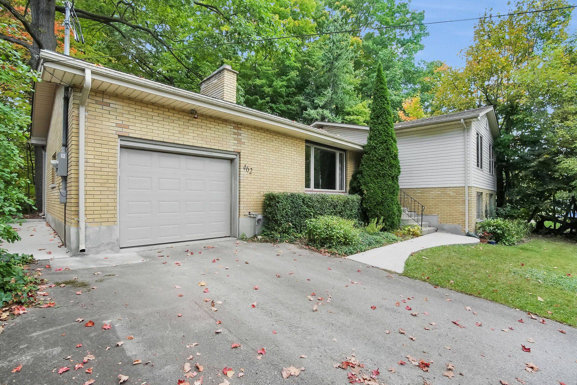 London North, ON N6H 3N4,462 Oak Park DR