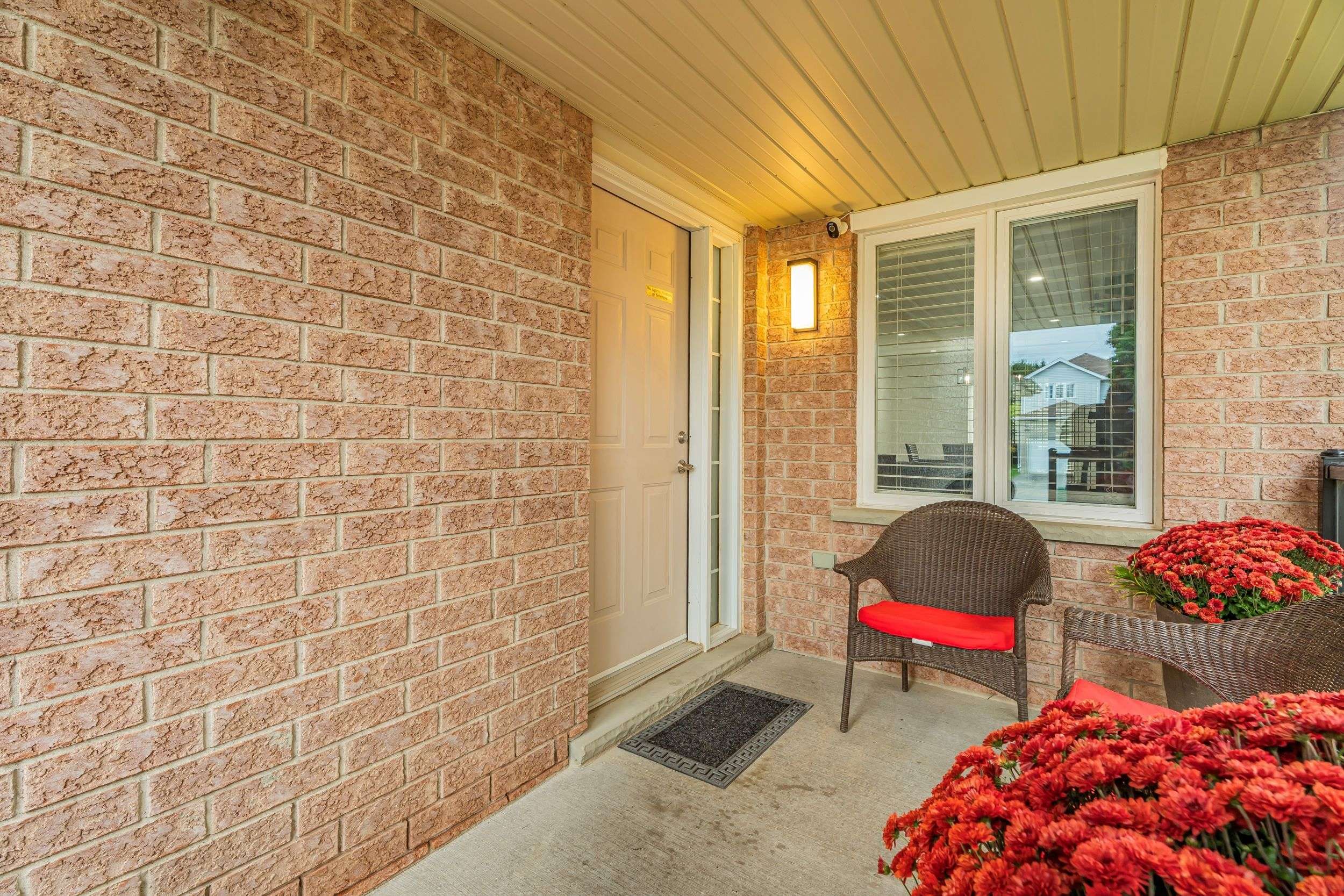 Kitchener, ON N2R 1L1,19 Marl Meadow DR