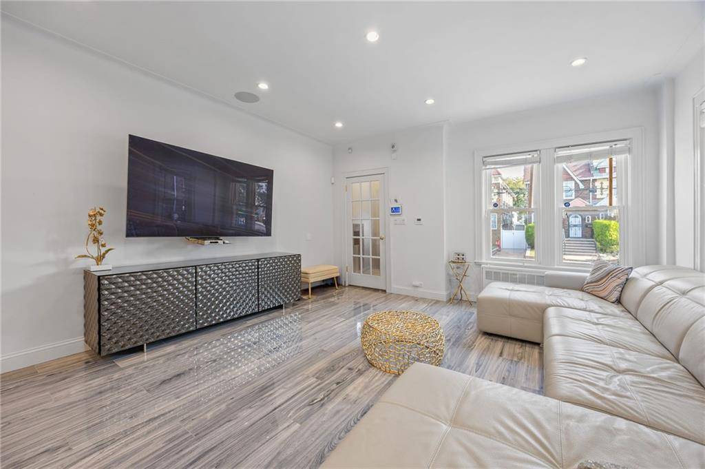 Brooklyn, NY 11234,2022 East 38th ST