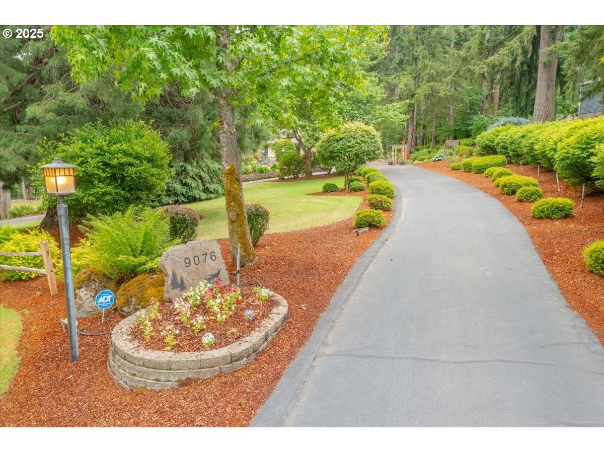 Salem, OR 97317,9076 DALEVIEW RD