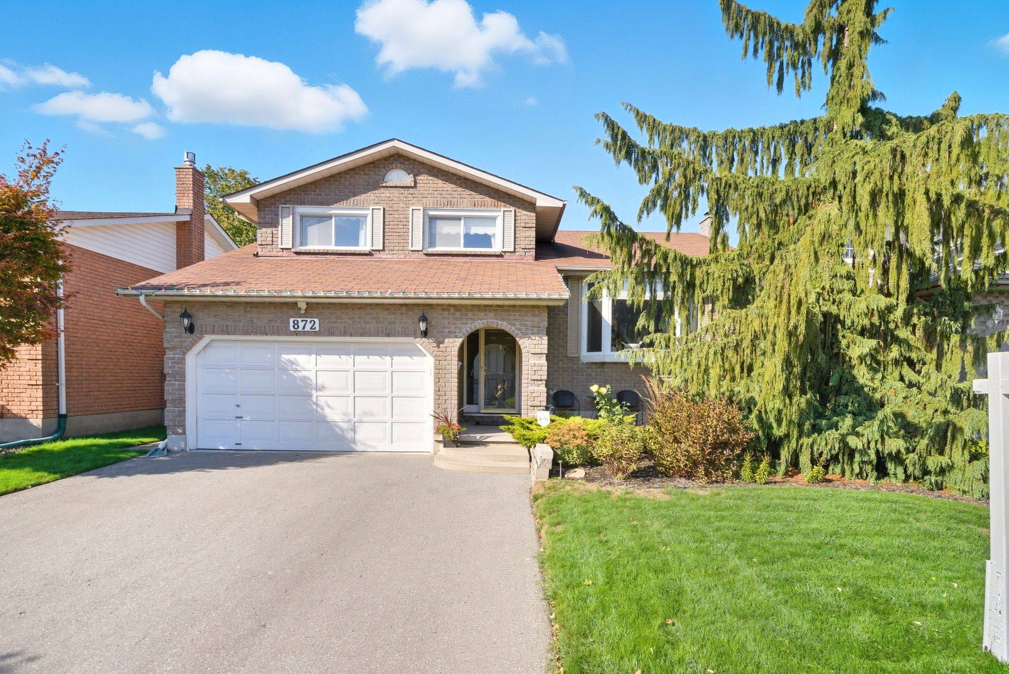 Oshawa, ON L1J 7M7,872 Mount Allan AVE