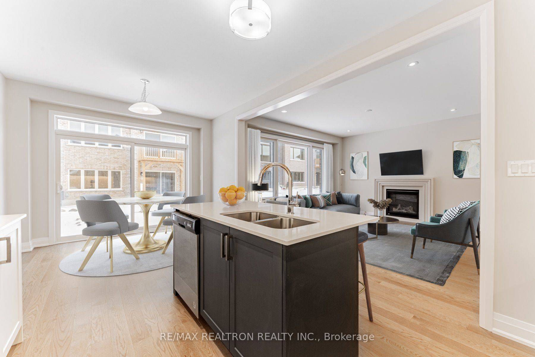 Springwater, ON L9X 2C7,31 Sweet Cicely ST