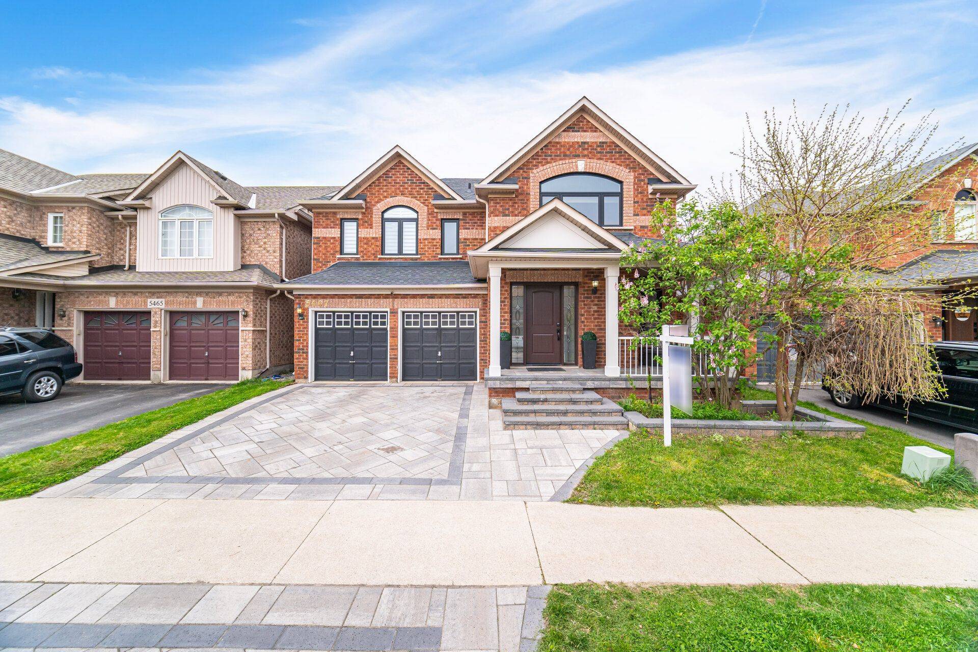 Burlington, ON L7L 7C6,5467 Blue Spruce AVE