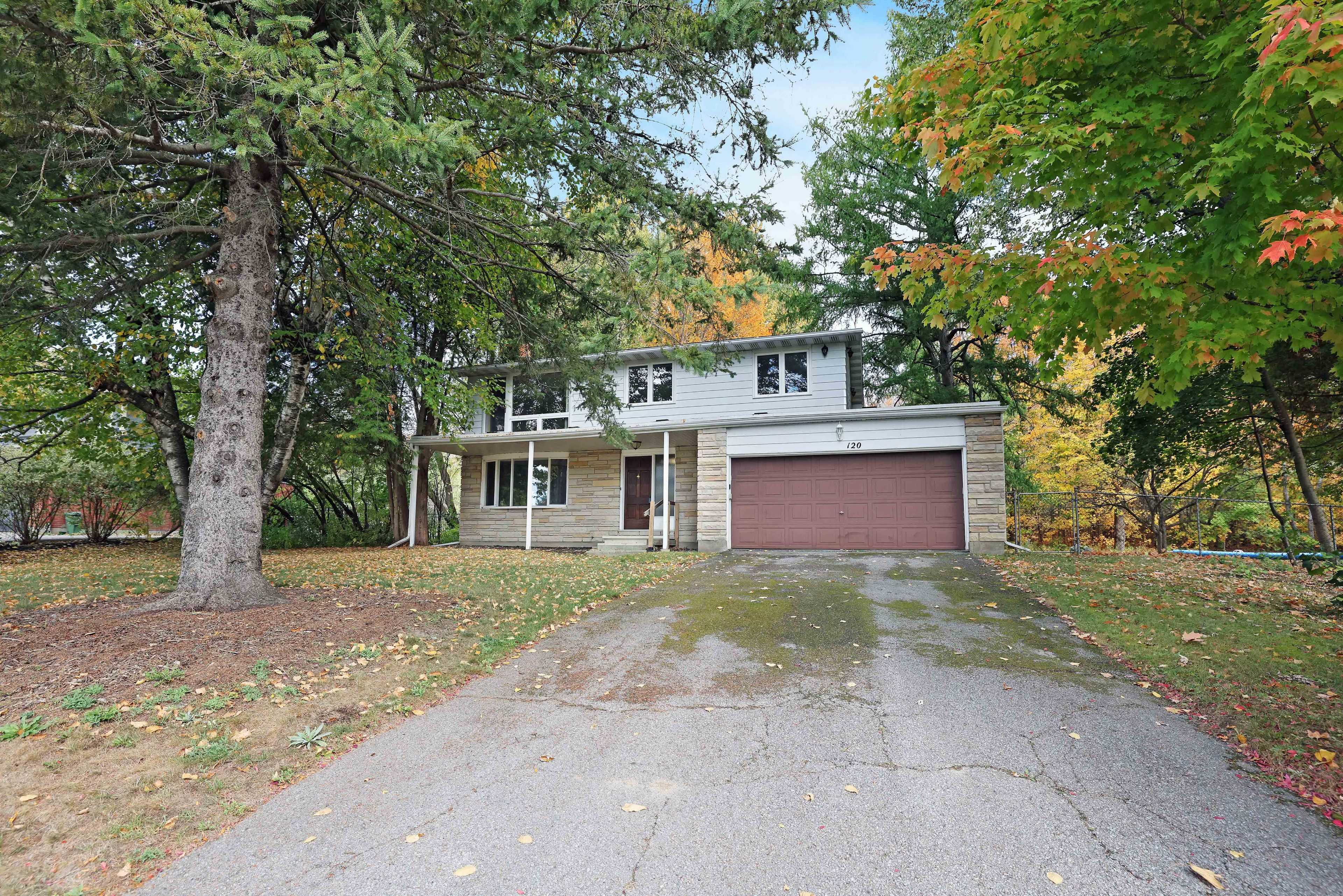 Carp - Huntley Ward, ON K0A 1L0,120 Glenncastle DR