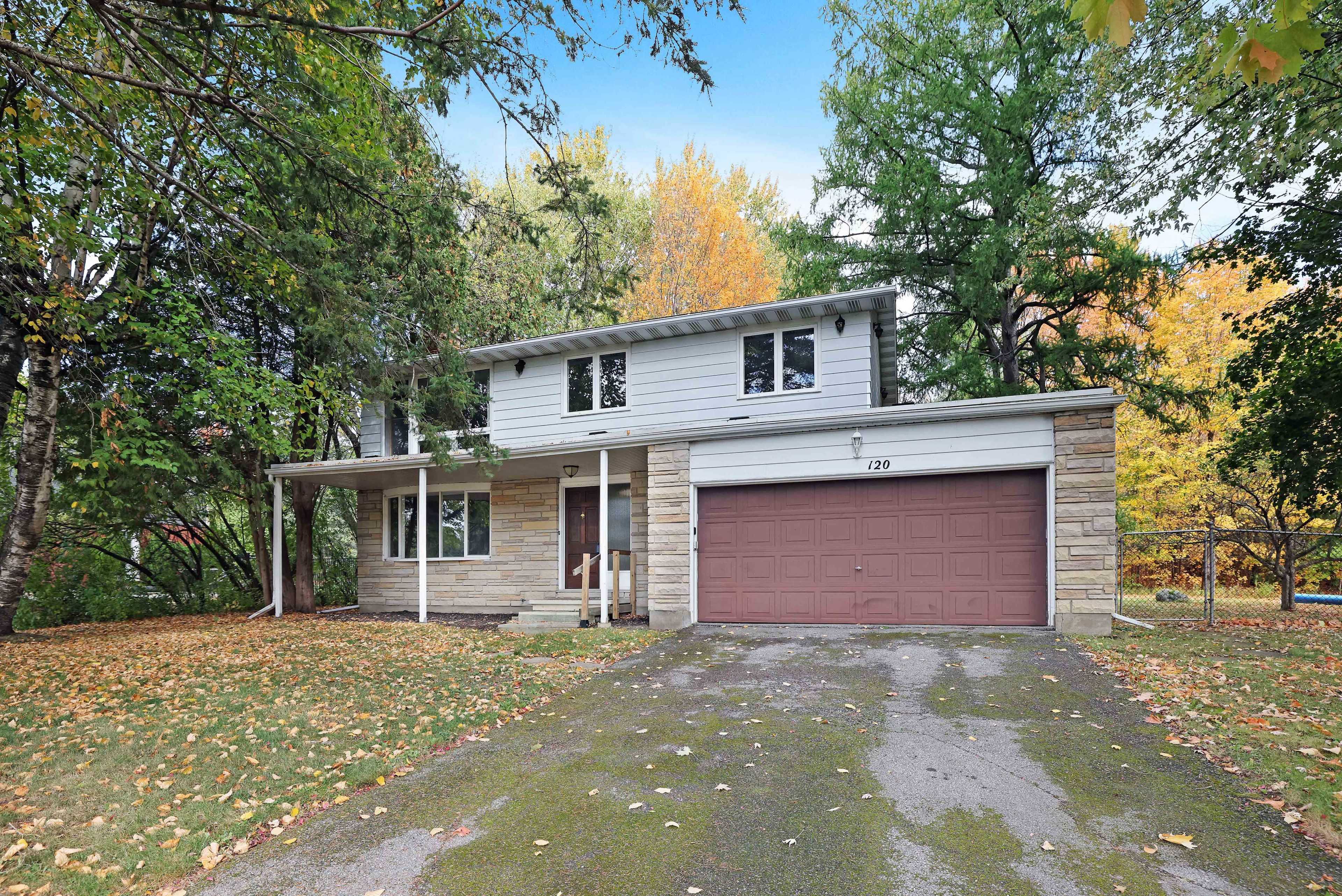 Carp - Huntley Ward, ON K0A 1L0,120 Glenncastle DR