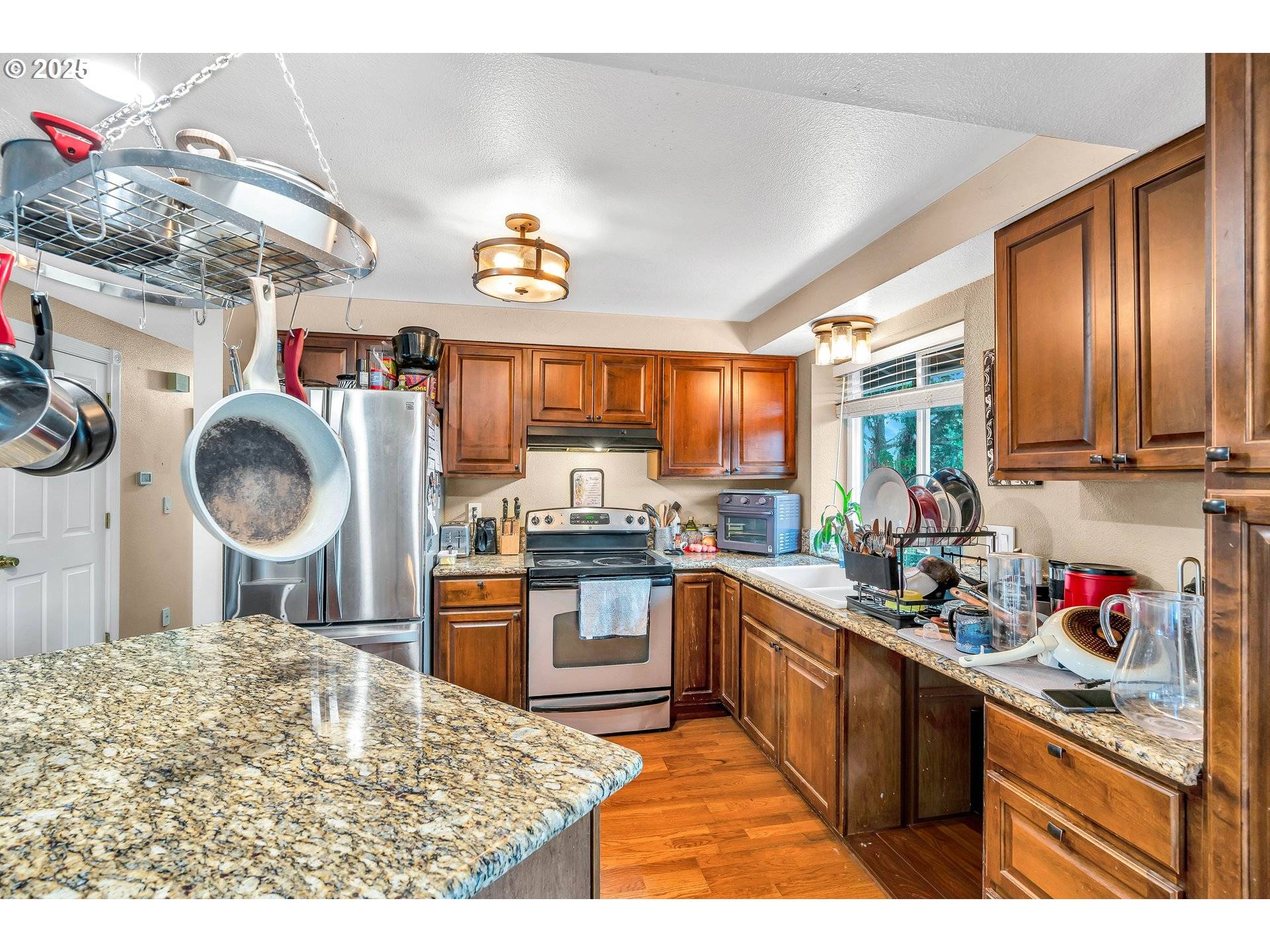 Troutdale, OR 97060,2154 SE SANDY CT