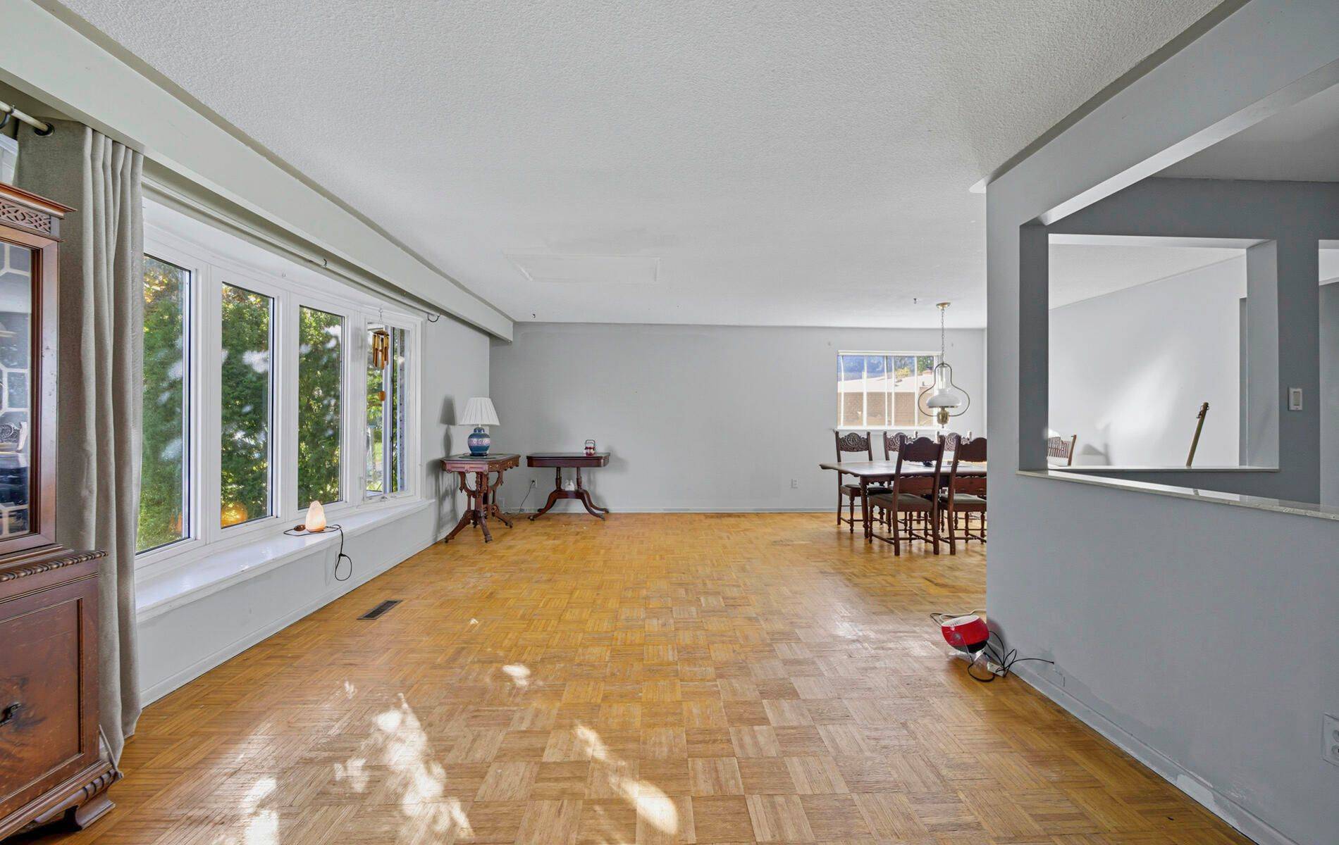 Ajax, ON L1S 3J3,26 Slater CRES