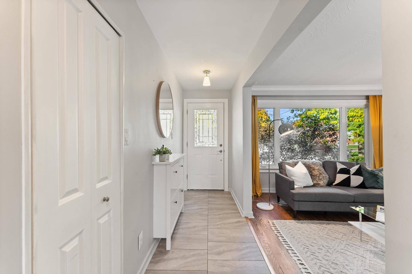 Toronto W09, ON M9P 2J9,7 Mcmanus RD