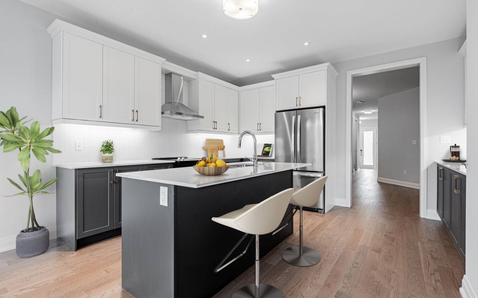 Springwater, ON L9X 2C7,34 Sweet Cicely ST