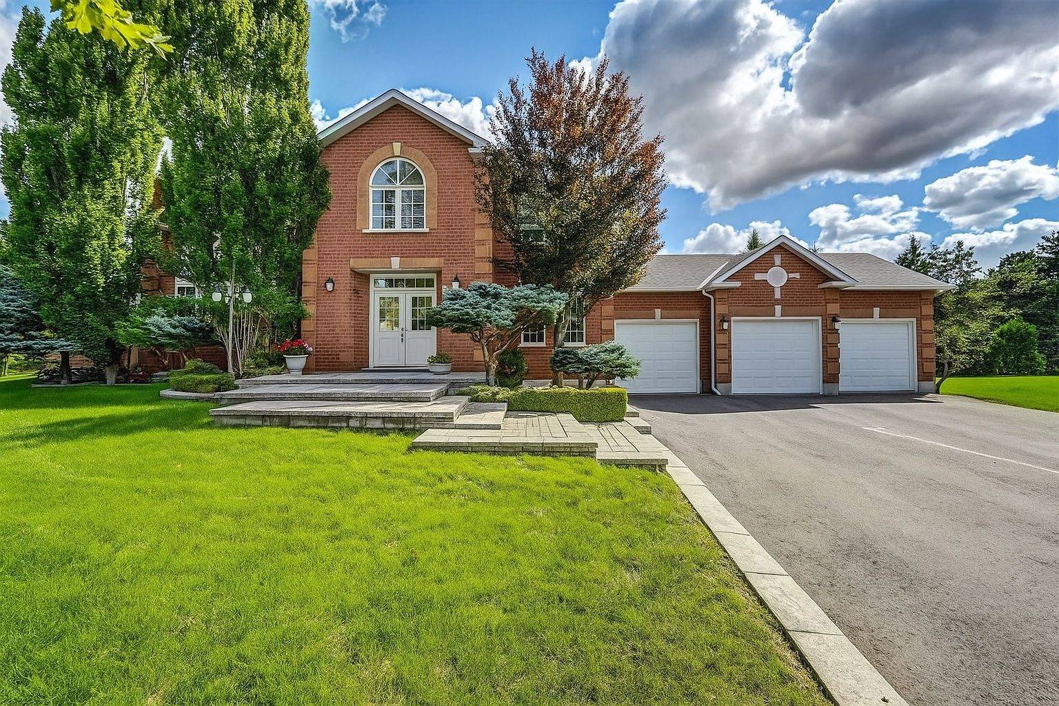 Caledon, ON L7C 1P6,7 Brandiff CT