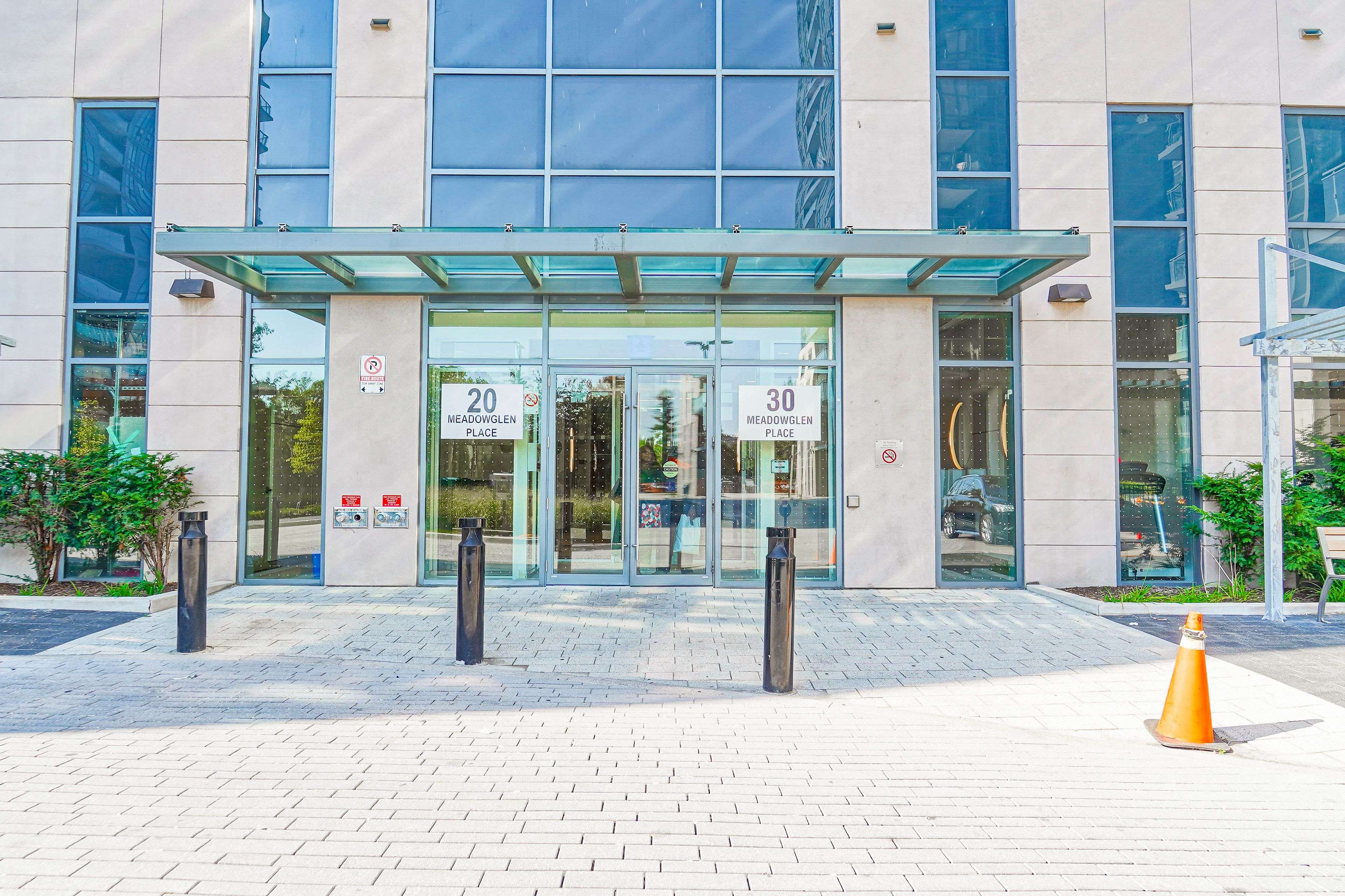 Toronto E09, ON M1G 0A9,20 Meadowglen PL #226