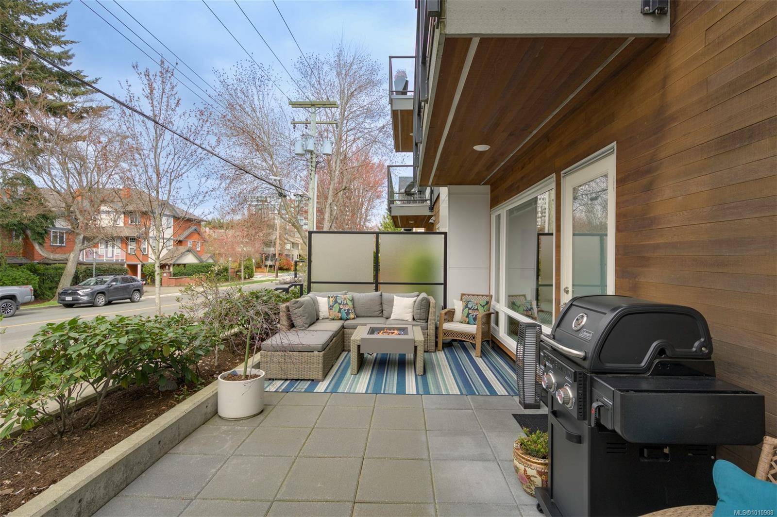 Victoria, BC V8V 1R5,300 Michigan St #102