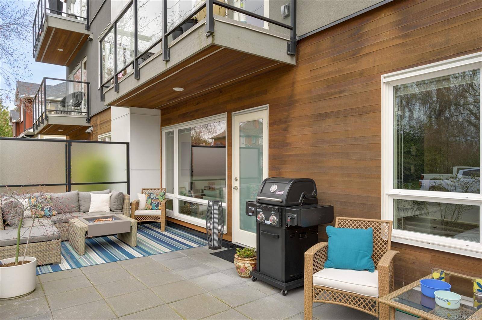 Victoria, BC V8V 1R5,300 Michigan St #102