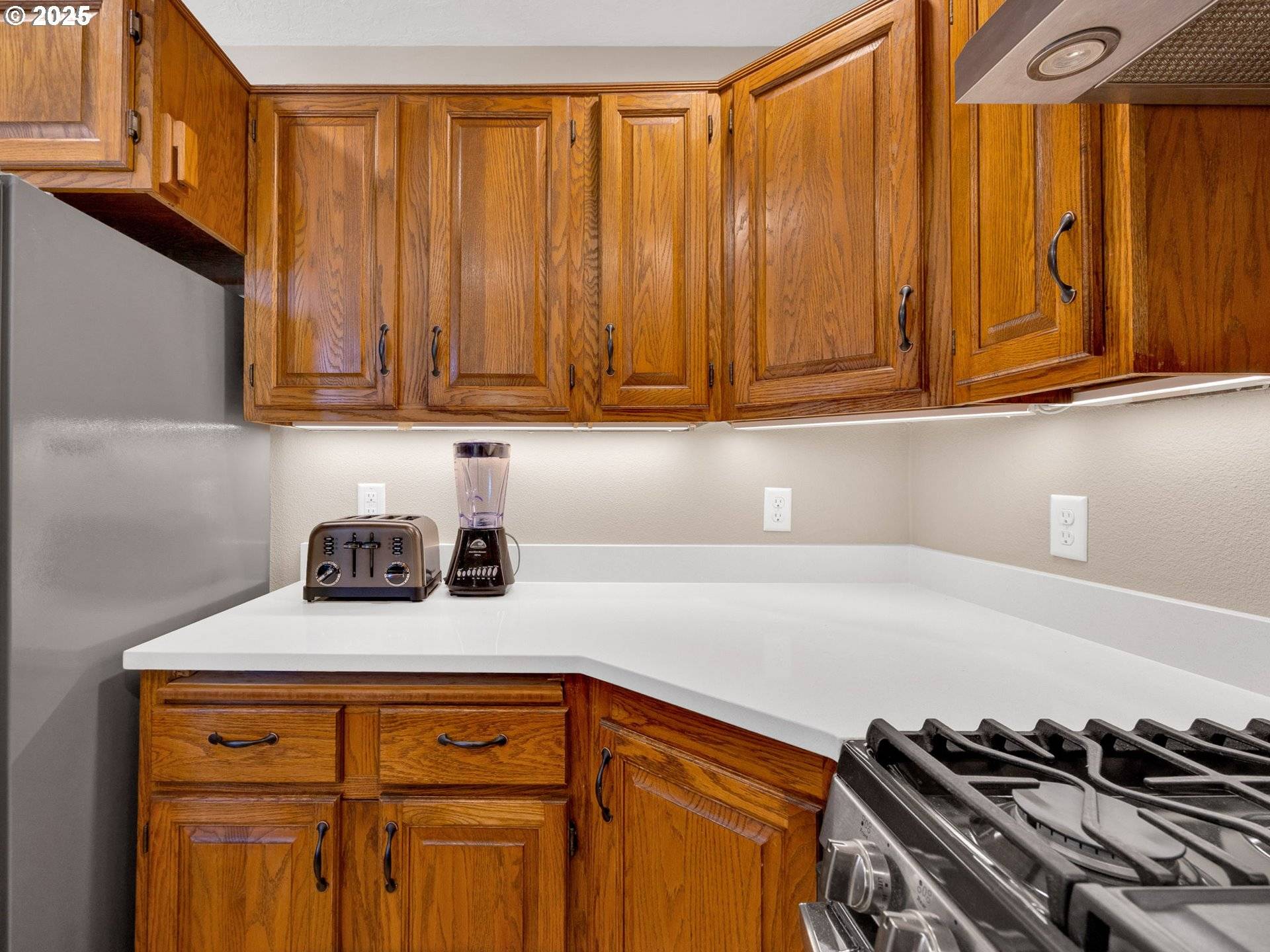 Portland, OR 97233,14035 SE MAIN ST