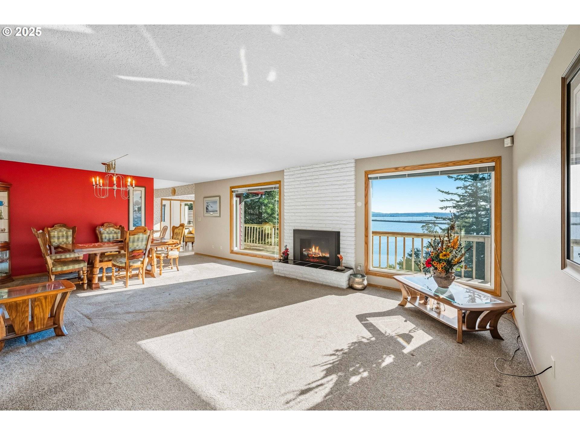 North Bend, OR 97459,93446 OSPREY LN