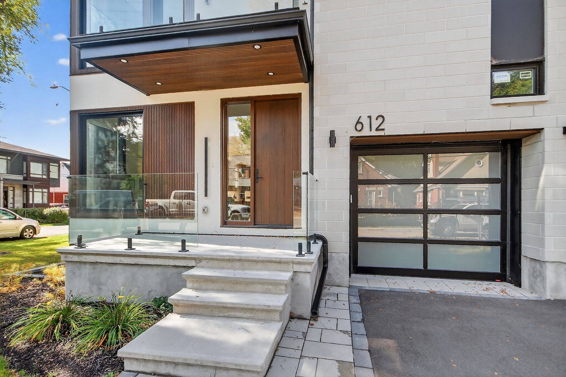 Westboro - Hampton Park, ON K1Z 5P3,612 Tweedsmuir AVE