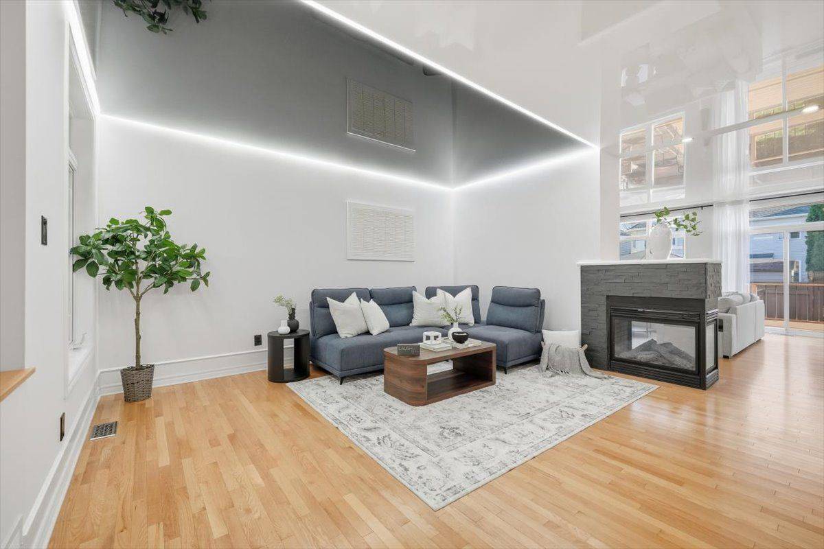 Orleans - Cumberland And Area, ON K4A 5E1,930 Scala AVE