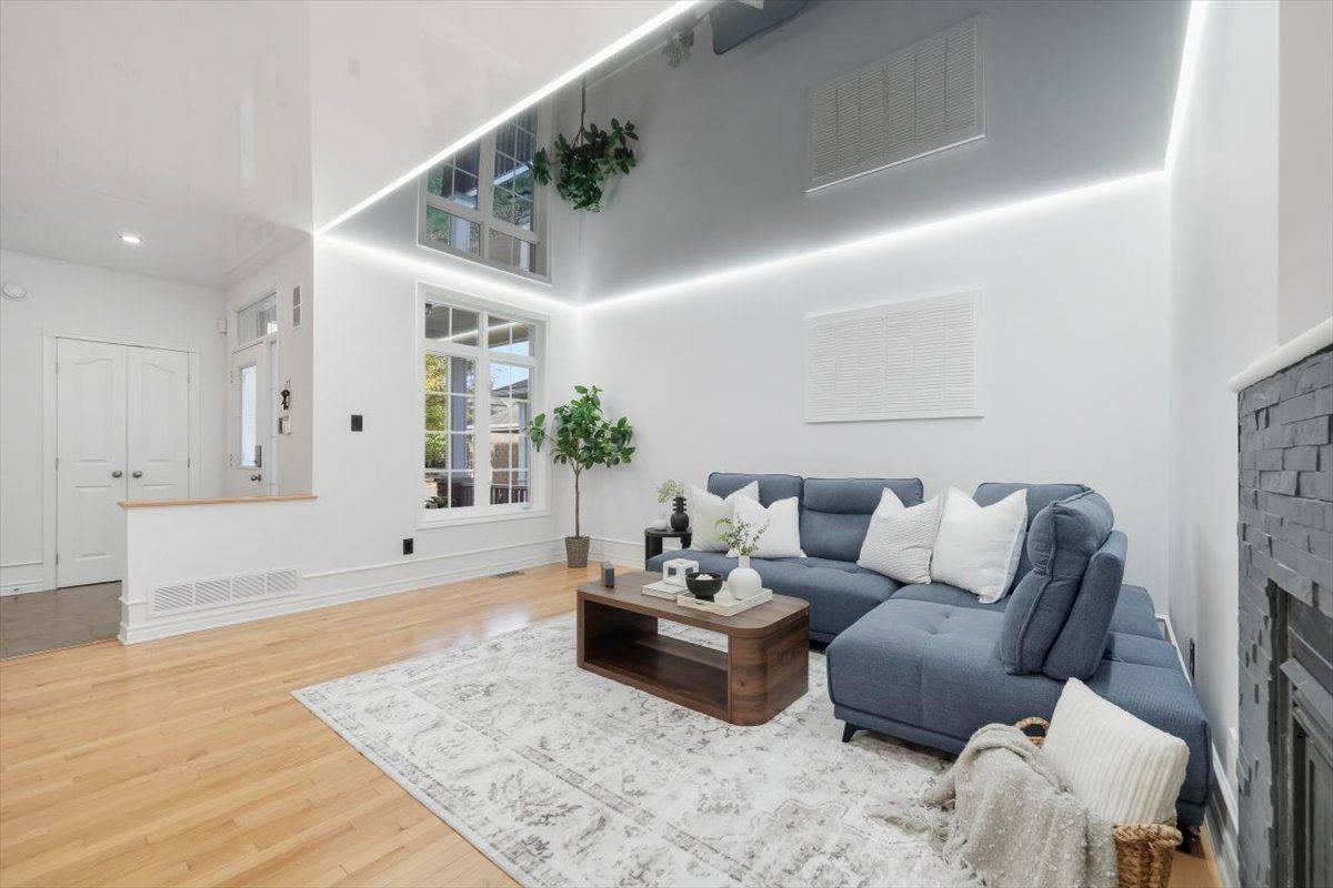 Orleans - Cumberland And Area, ON K4A 5E1,930 Scala AVE