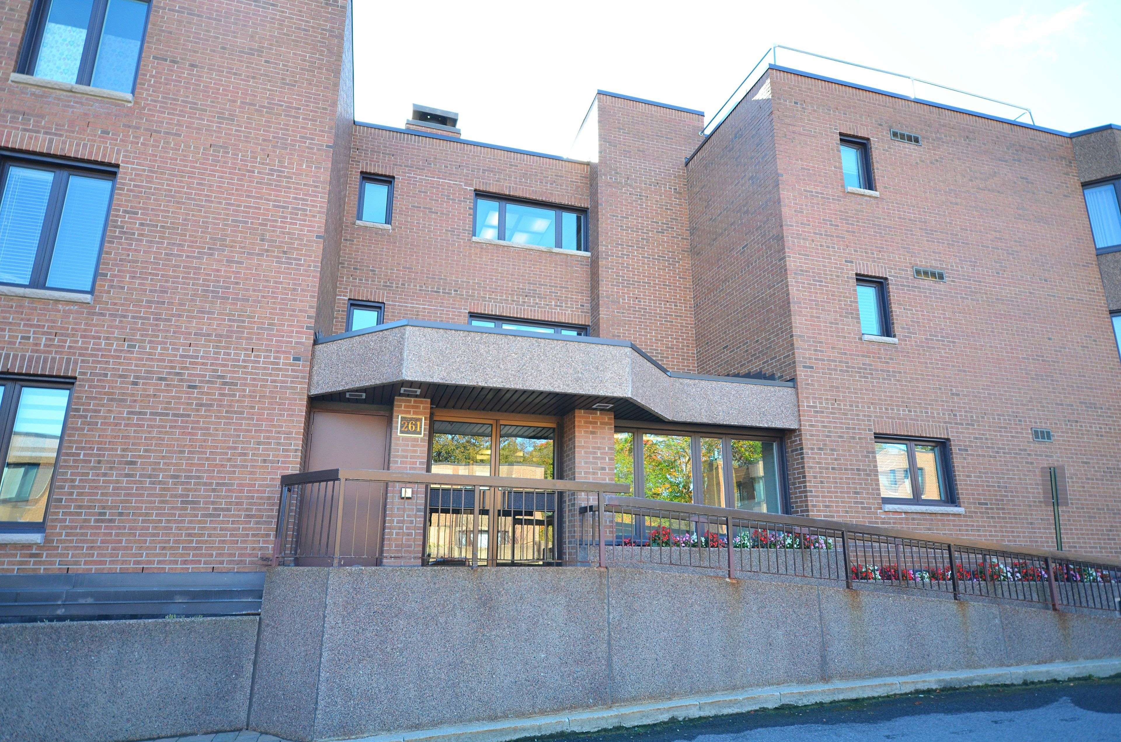 Dows Lake - Civic Hospital And Area, ON K1Y 4P9,261 BOTANICA Private #Unit 62