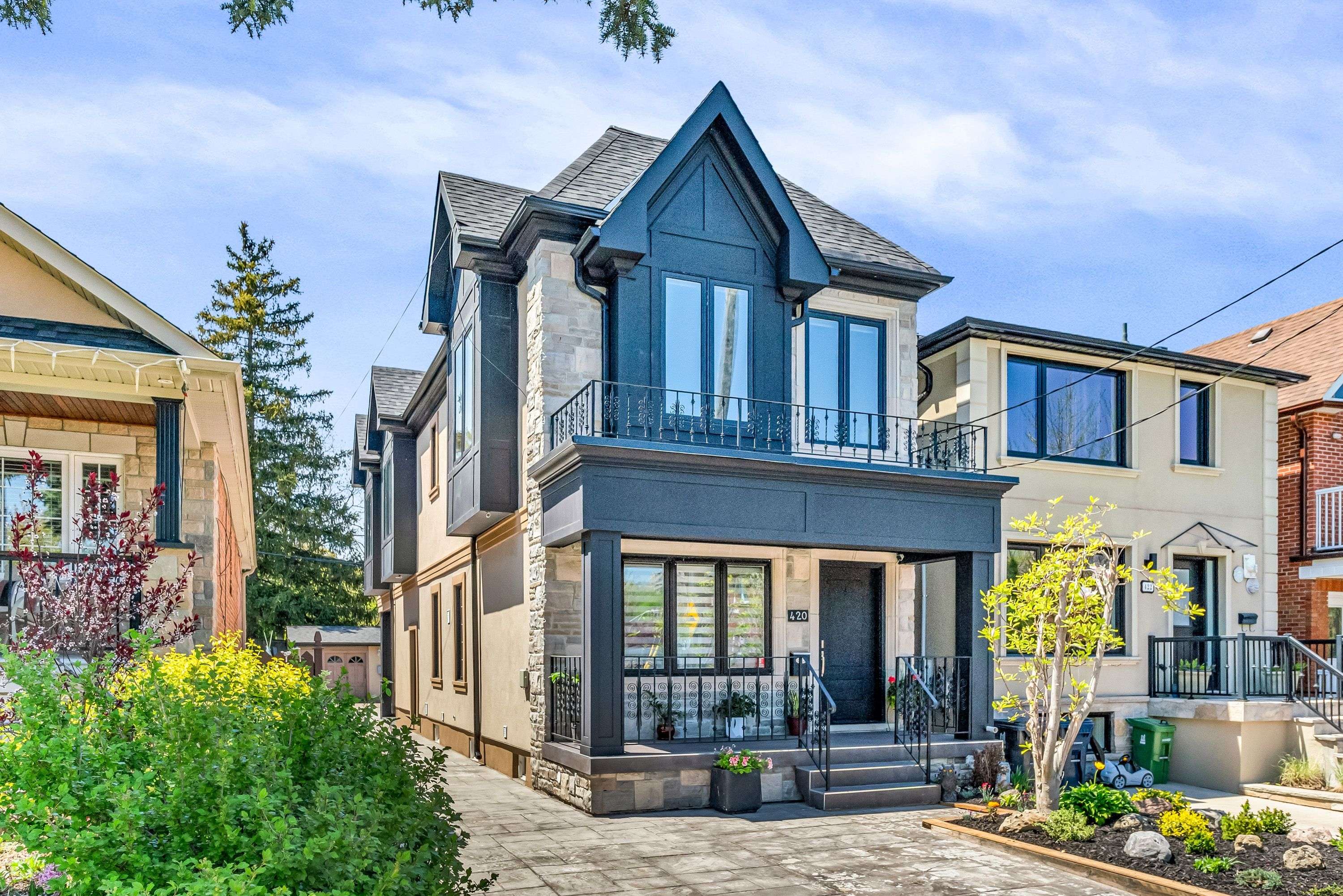 Toronto W03, ON M6E 4L8,420 Harvie AVE