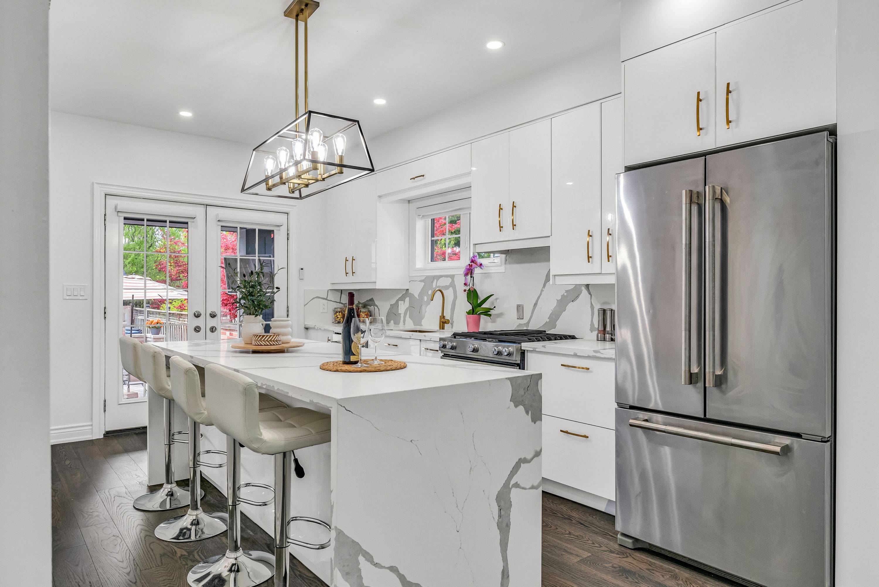 Toronto W03, ON M6E 4L8,420 Harvie AVE