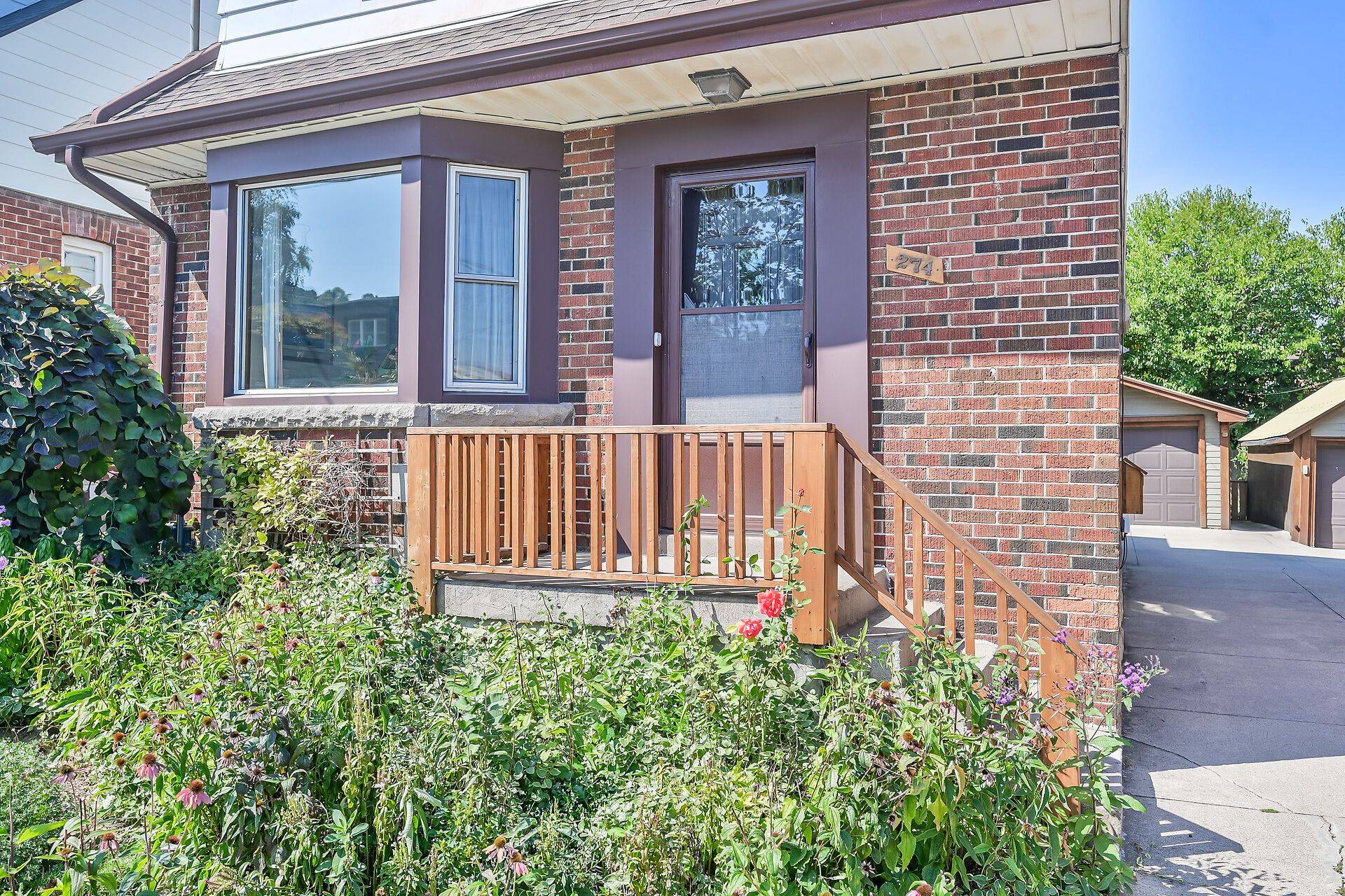 Hamilton, ON L8K 2G1,274 Ottawa ST S