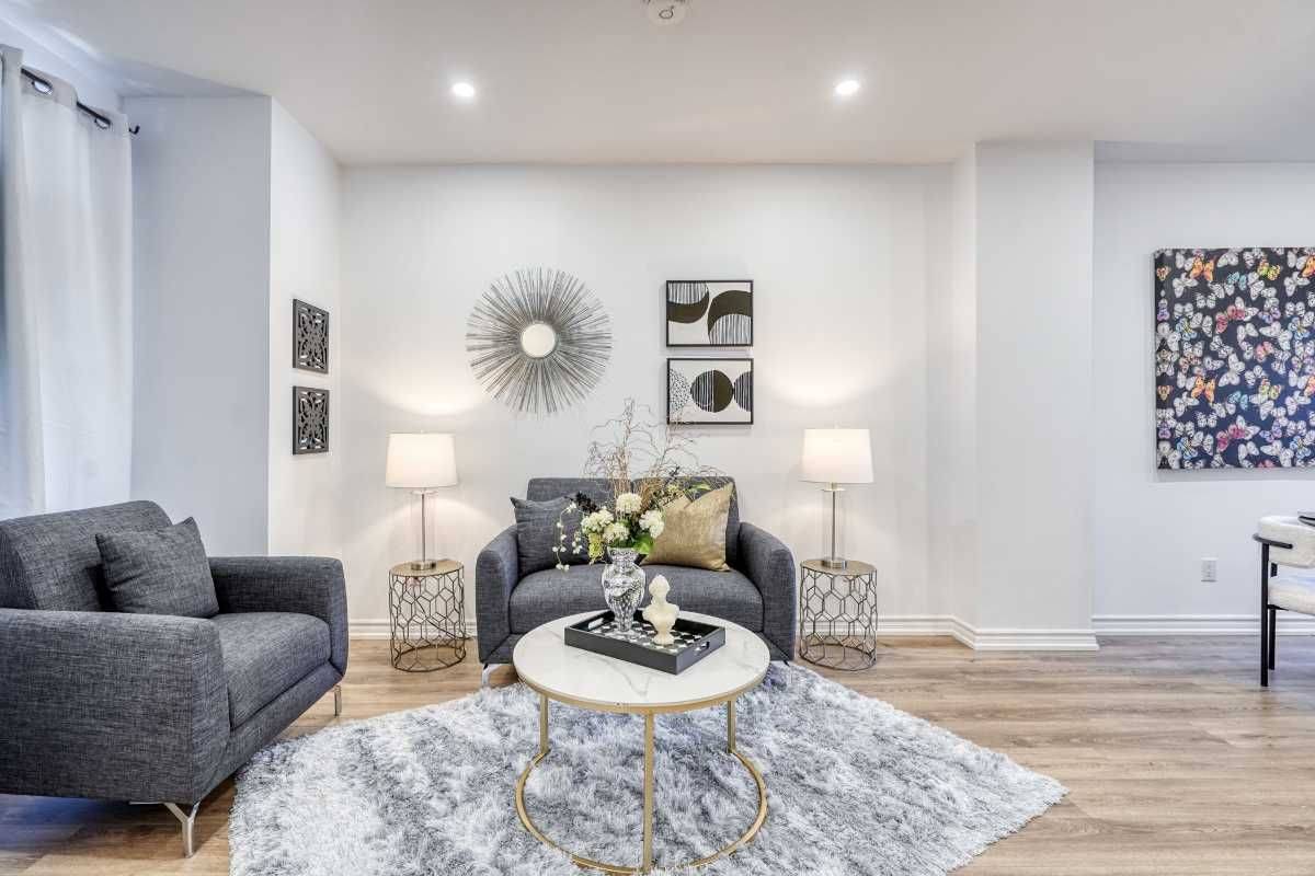 Toronto C01, ON M6K 2B1,613 Dufferin ST