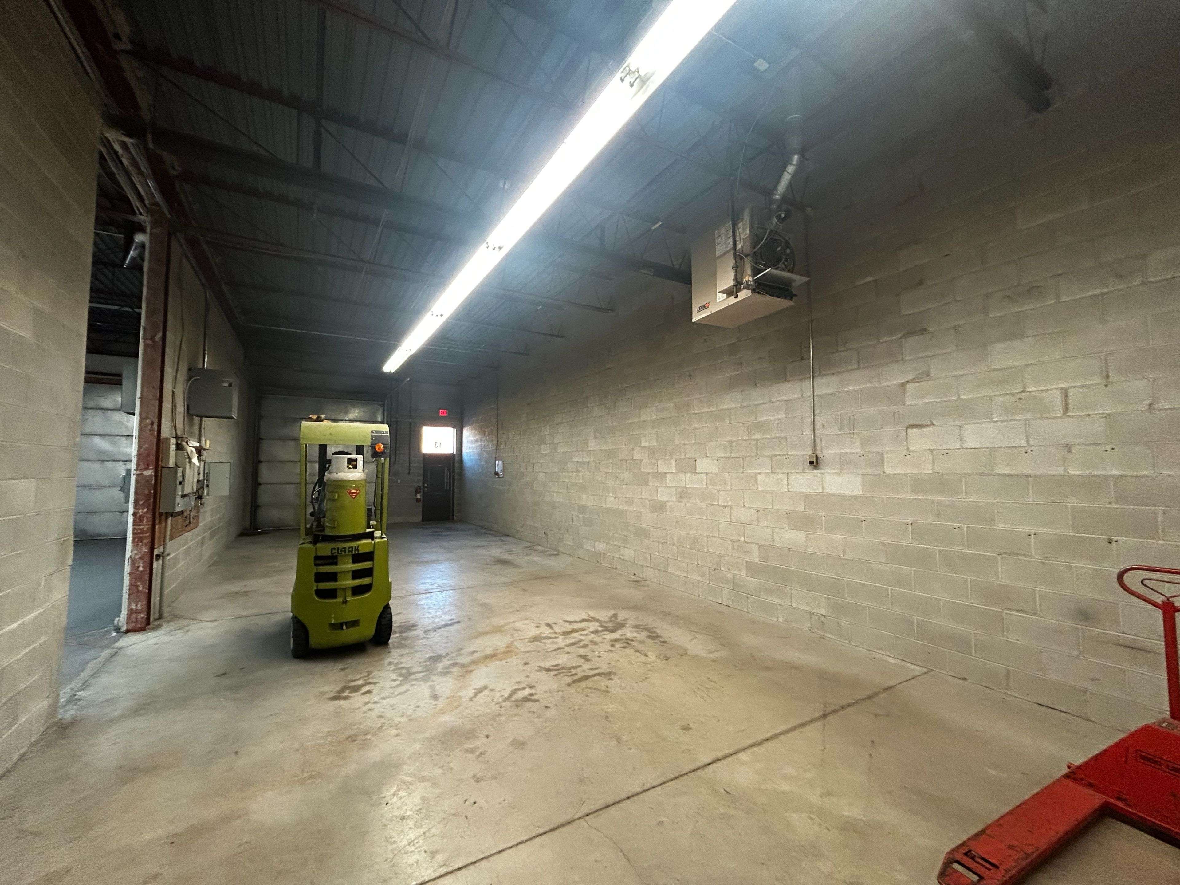 Mississauga, ON L4W 4M2,5080 Timberlea BLVD ## 13-14