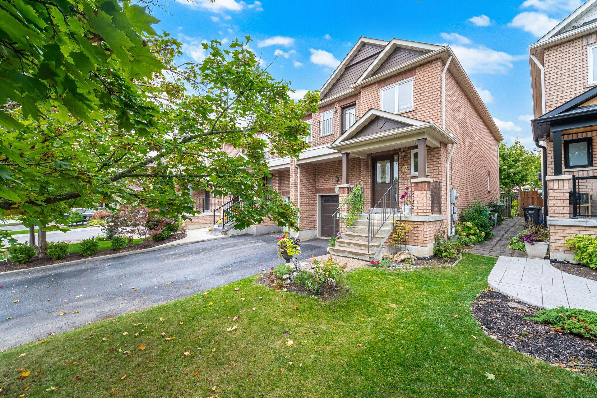 Caledon, ON L7E 2S9,12 Manorwood CT