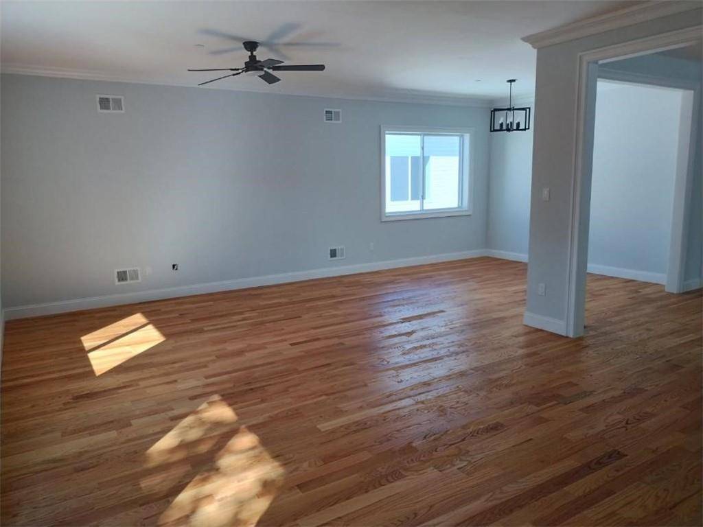 Staten  Island, NY 10310,335 Oakland AVE