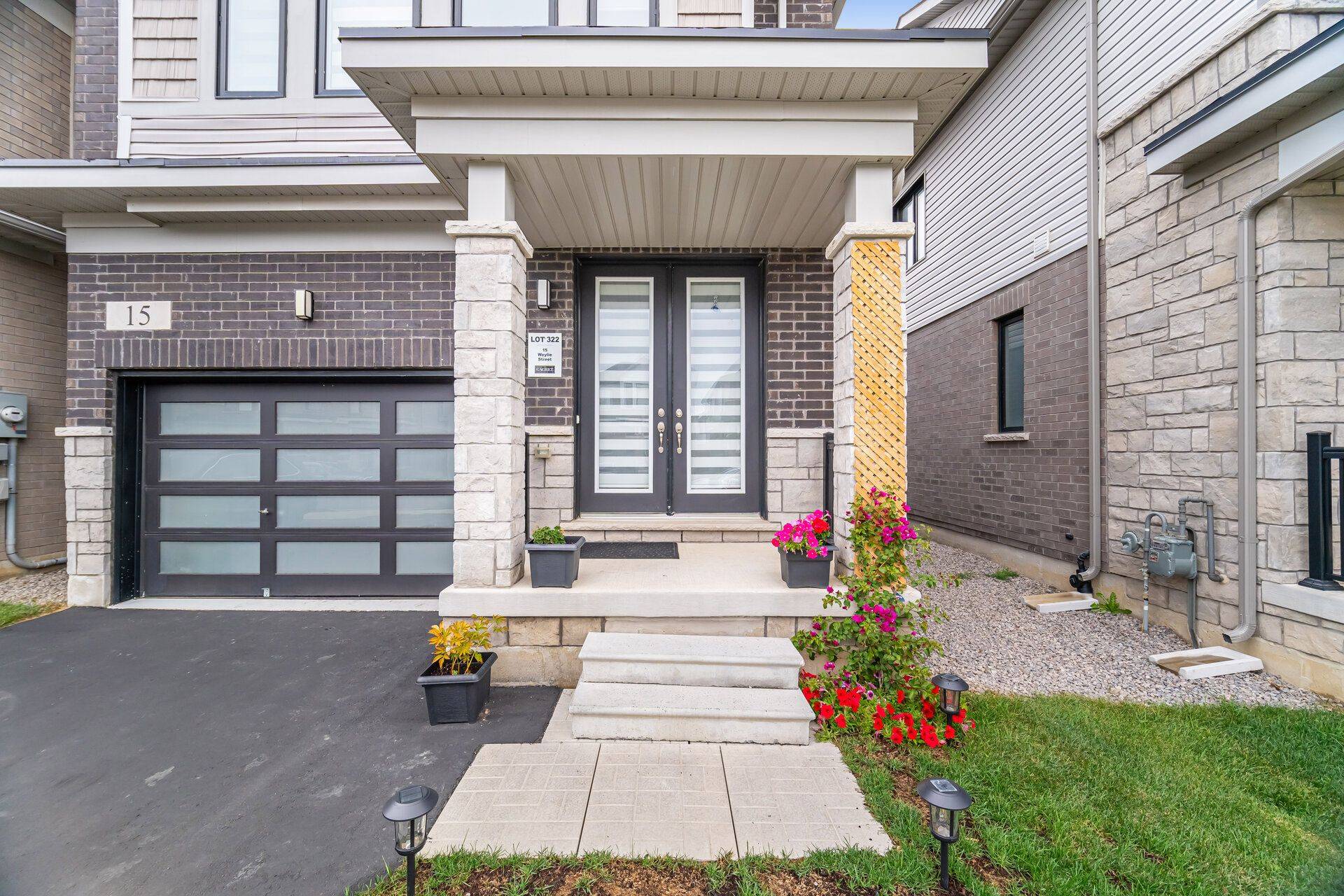 Hamilton, ON L0R 1W0,15 Weylie ST