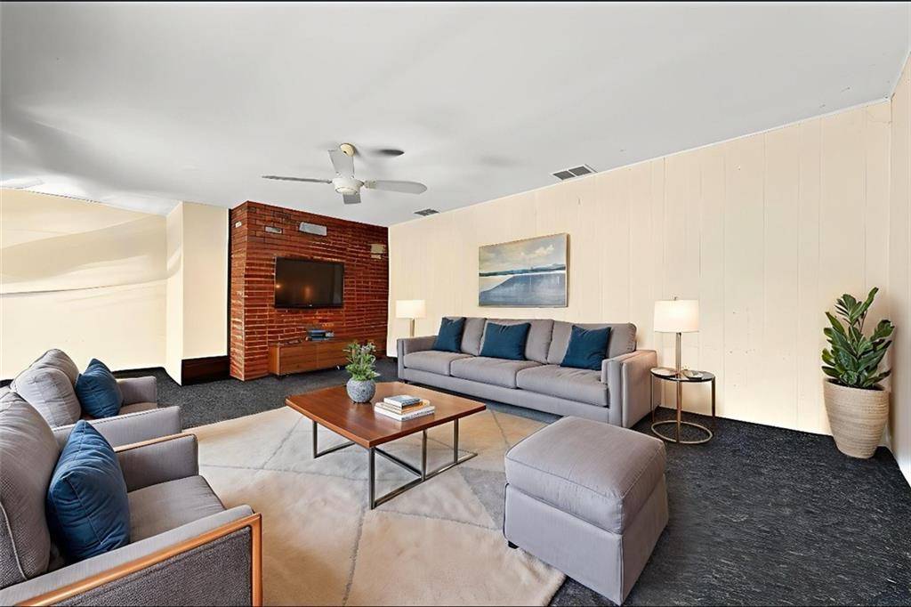 Staten  Island, NY 10312,247 Hillcrest ST