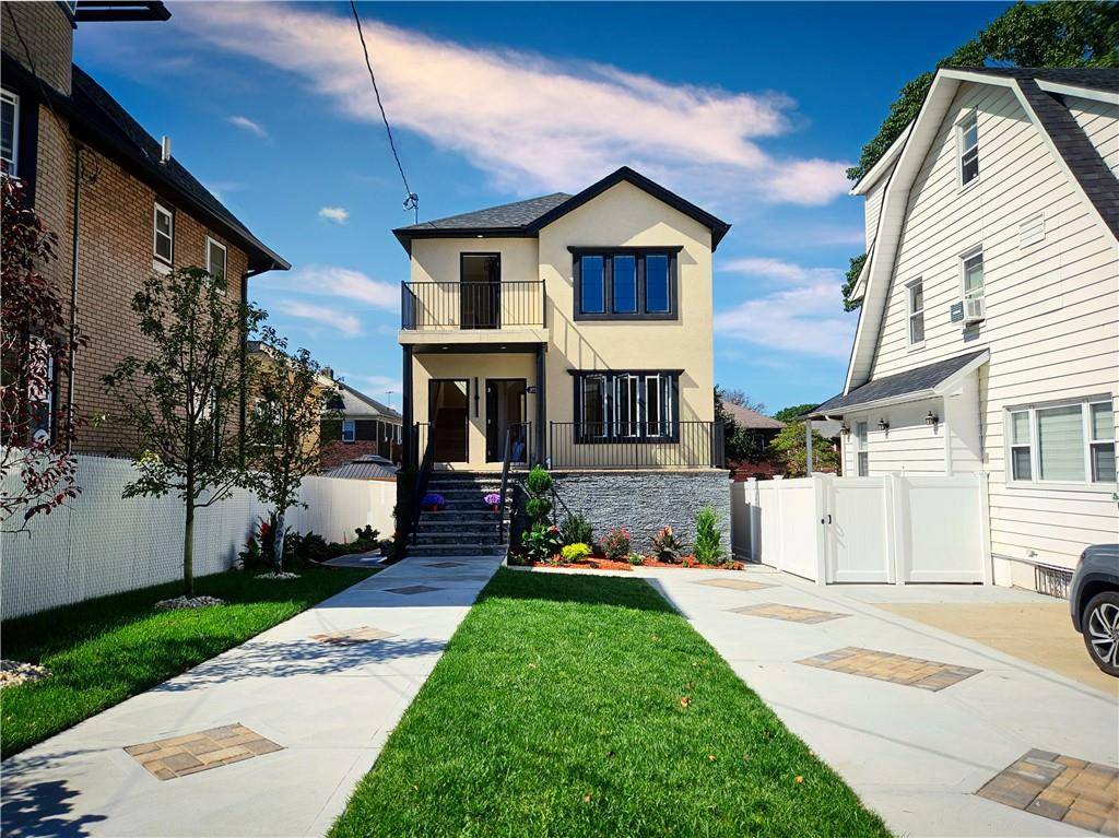 Staten  Island, NY 10301,372 Sharon AVE