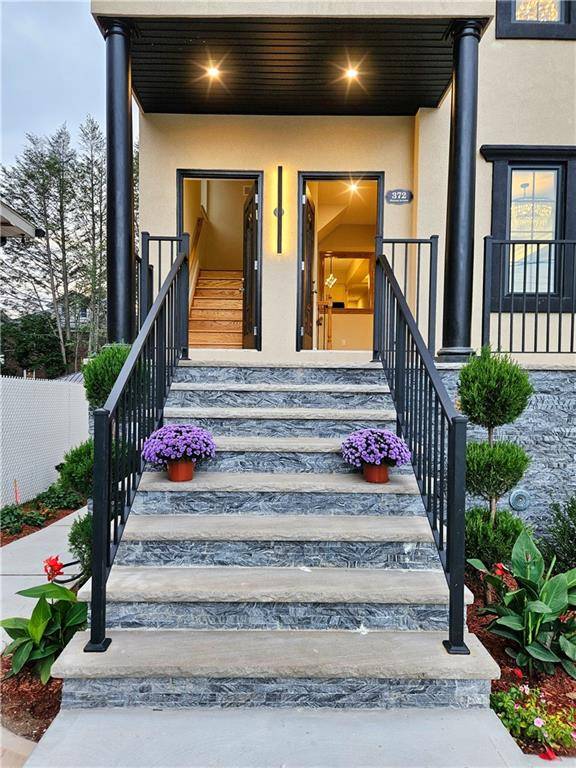 Staten  Island, NY 10301,372 Sharon AVE