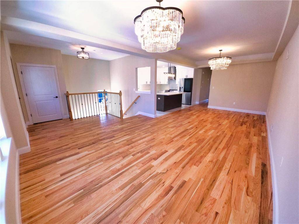 Staten  Island, NY 10301,372 Sharon AVE