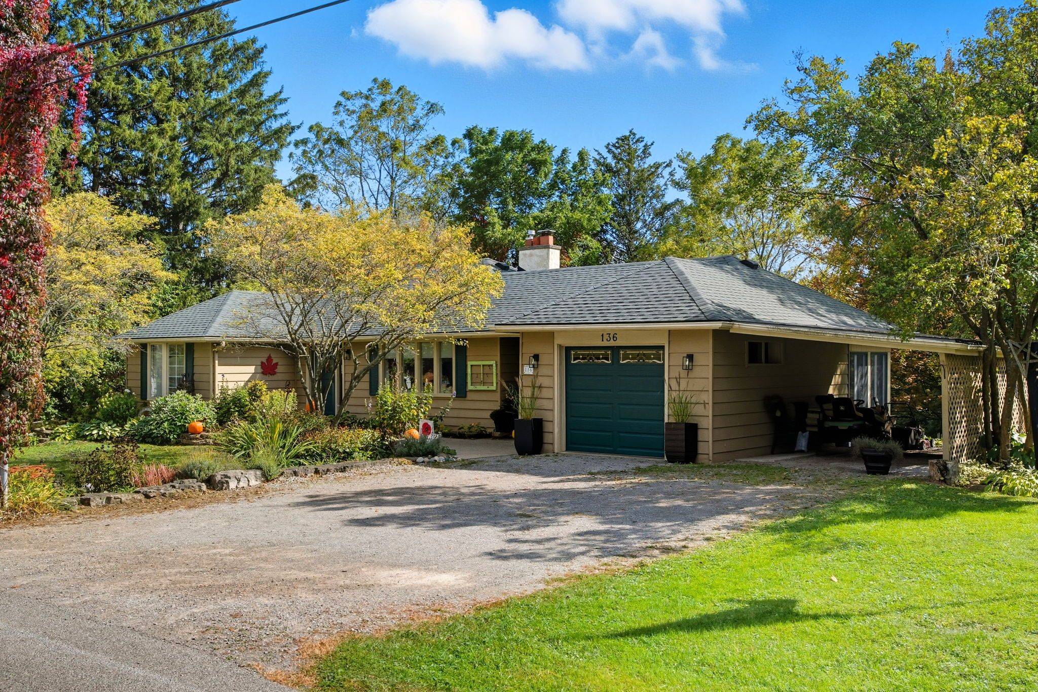 Hamilton, ON L9H 4X8,136 HILLCREST AVE