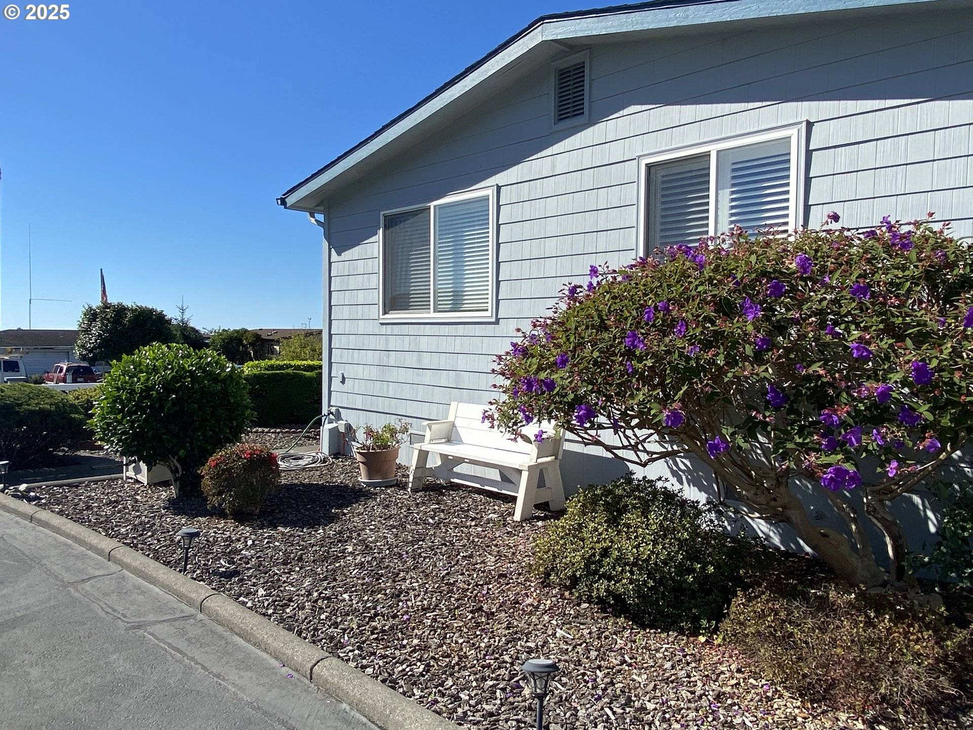 Brookings, OR 97415,98609 CAMELLIA DR