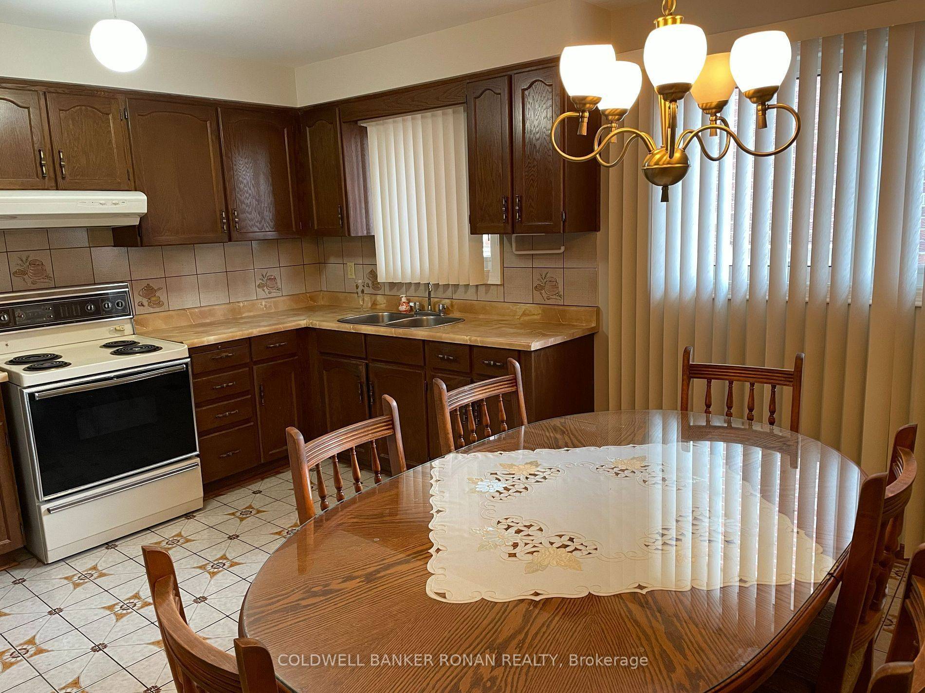 Toronto W10, ON M9V 4W9,74 Minglehaze DR